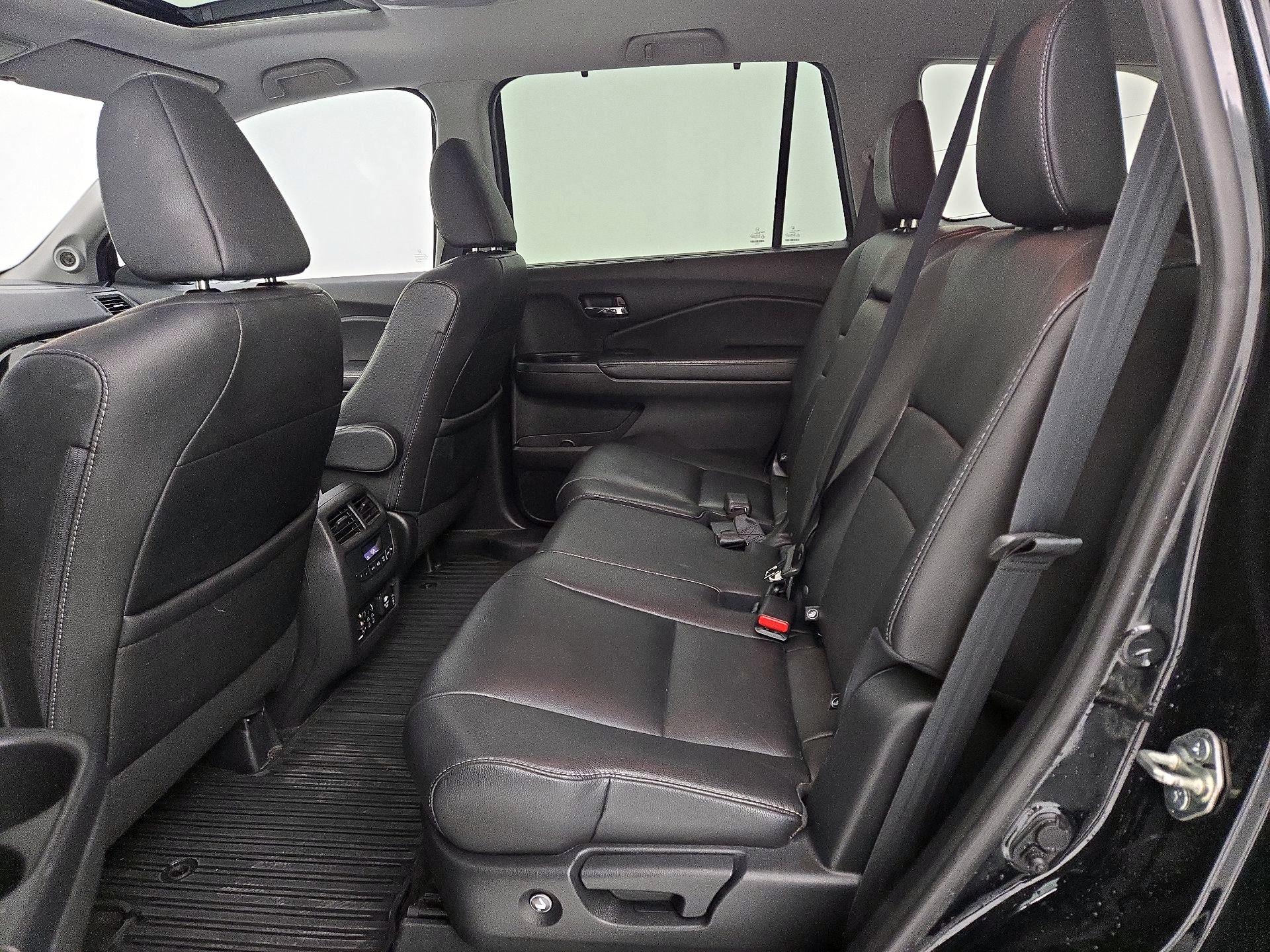 Thumbnail: 2017 Honda Pilot - 20