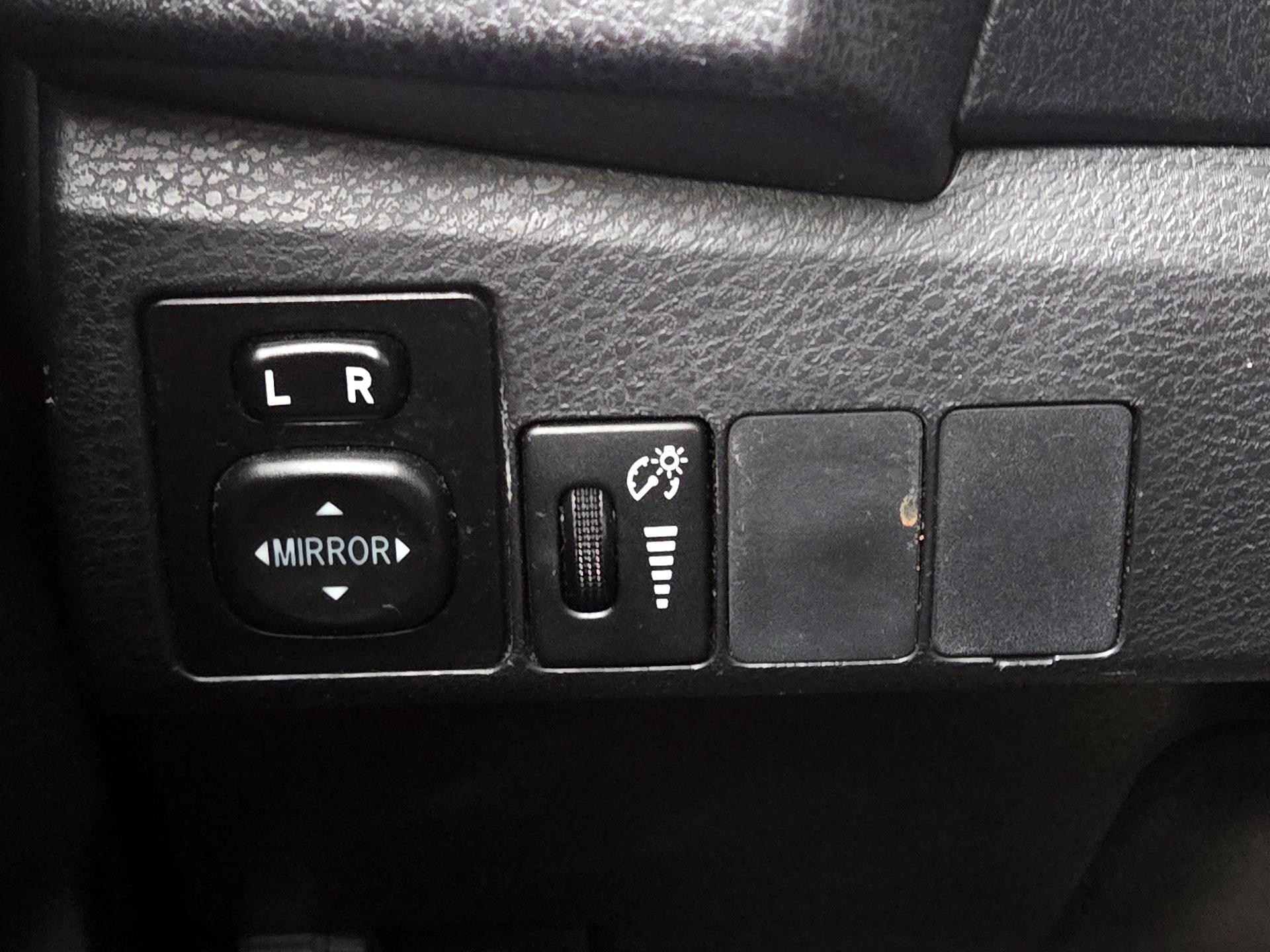 Thumbnail: 2014 Toyota Corolla - 13