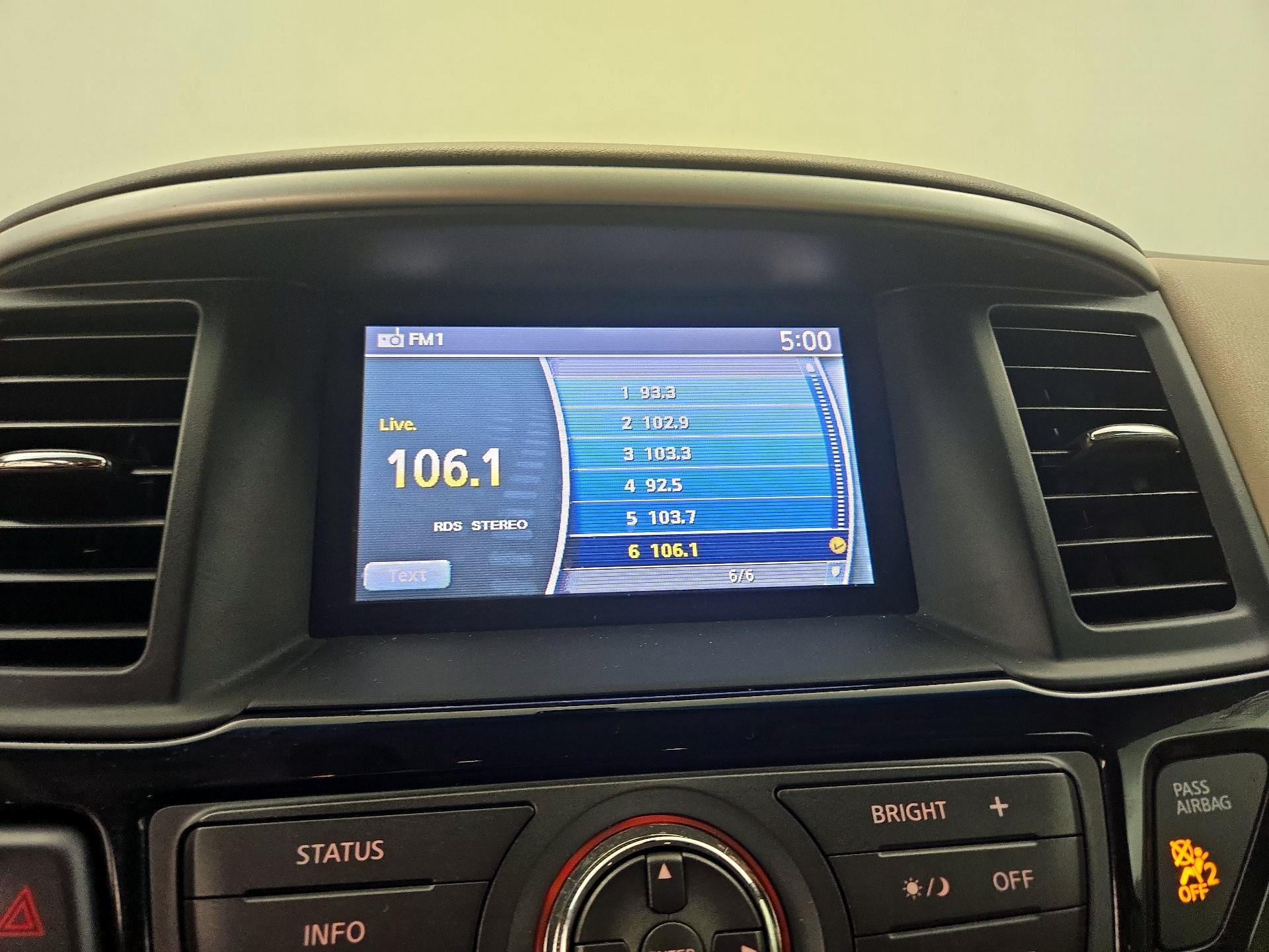 Thumbnail: 2015 Nissan Pathfinder - 15
