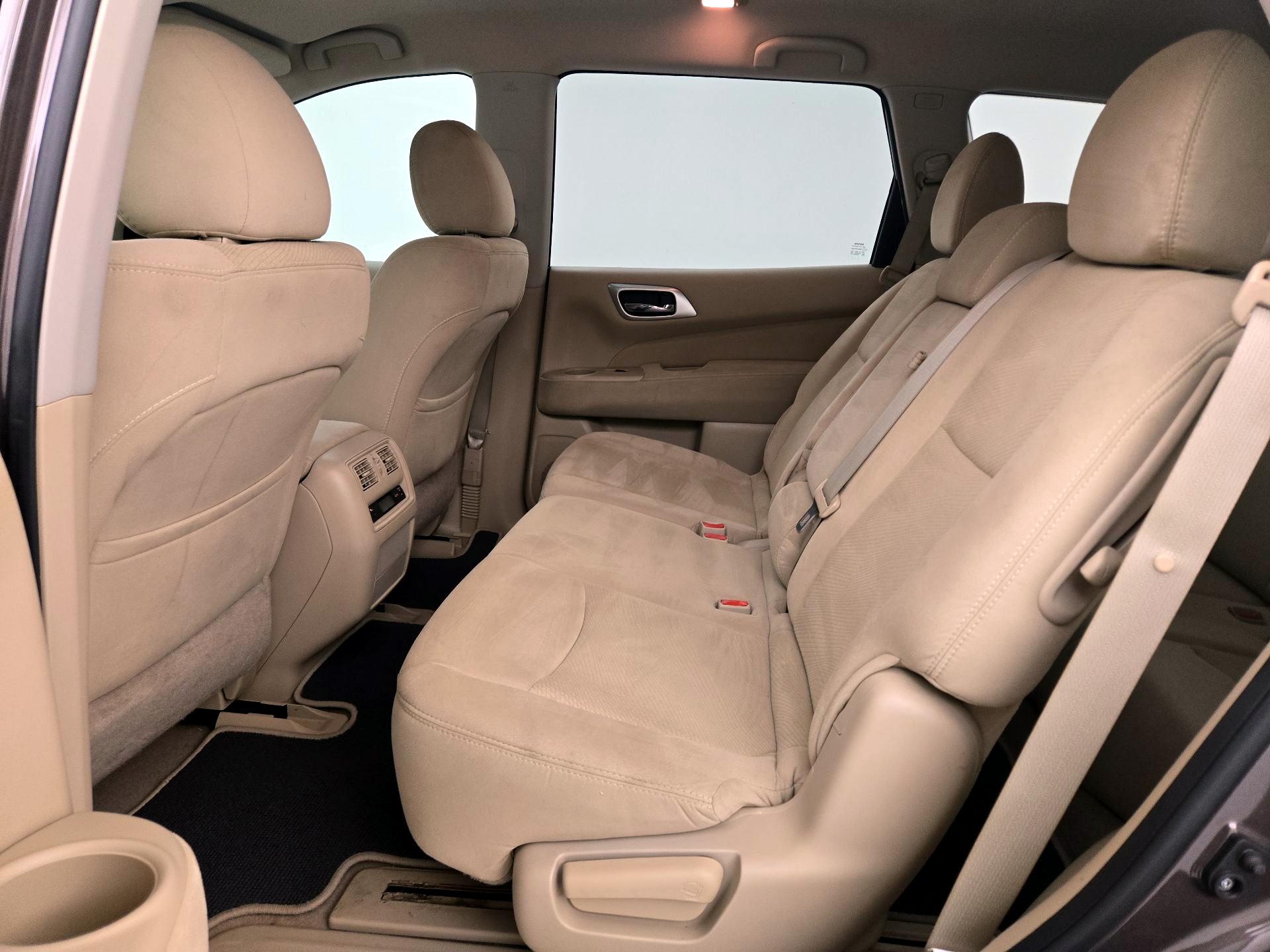 Thumbnail: 2015 Nissan Pathfinder - 19