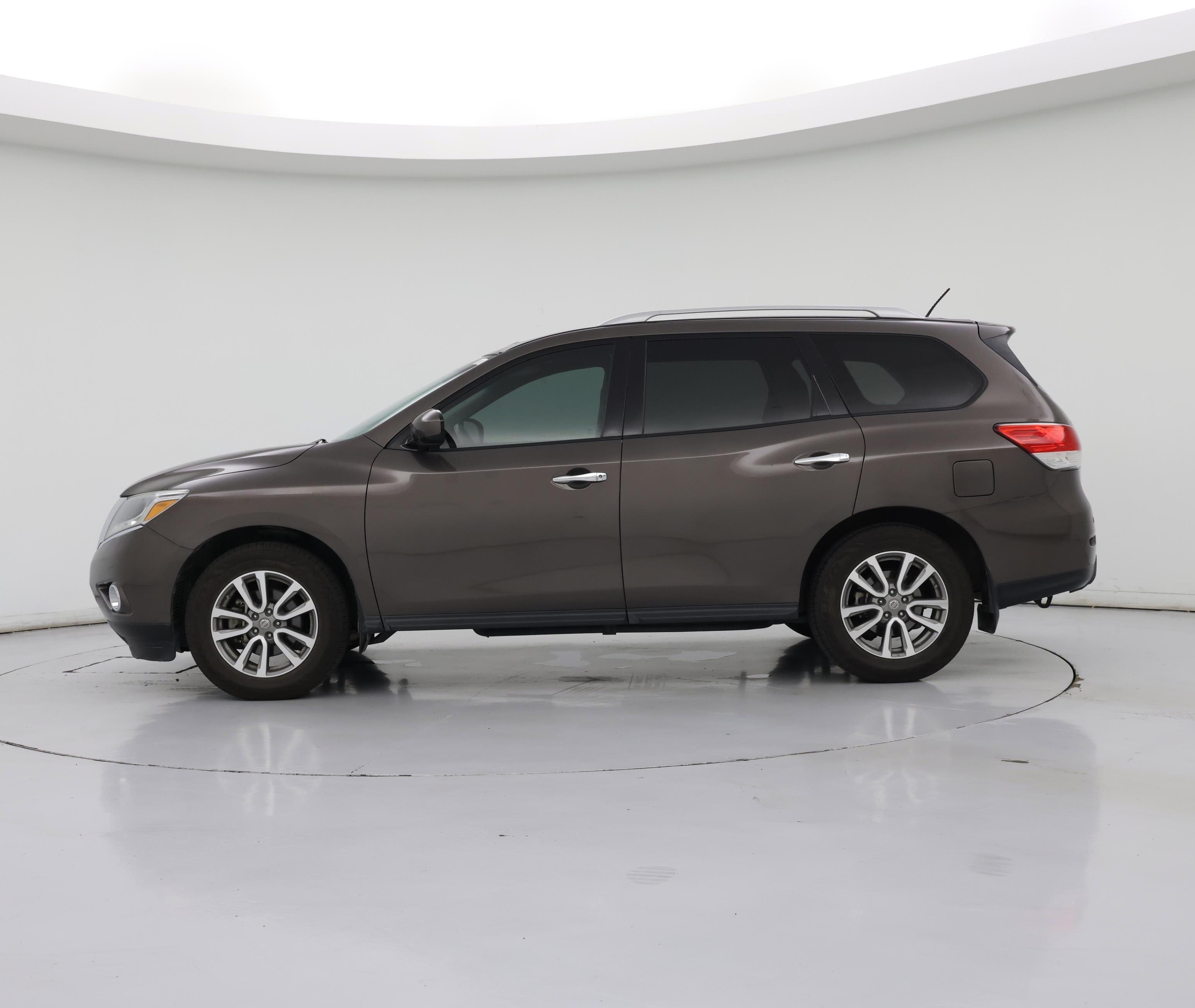 Thumbnail: 2015 Nissan Pathfinder - 3