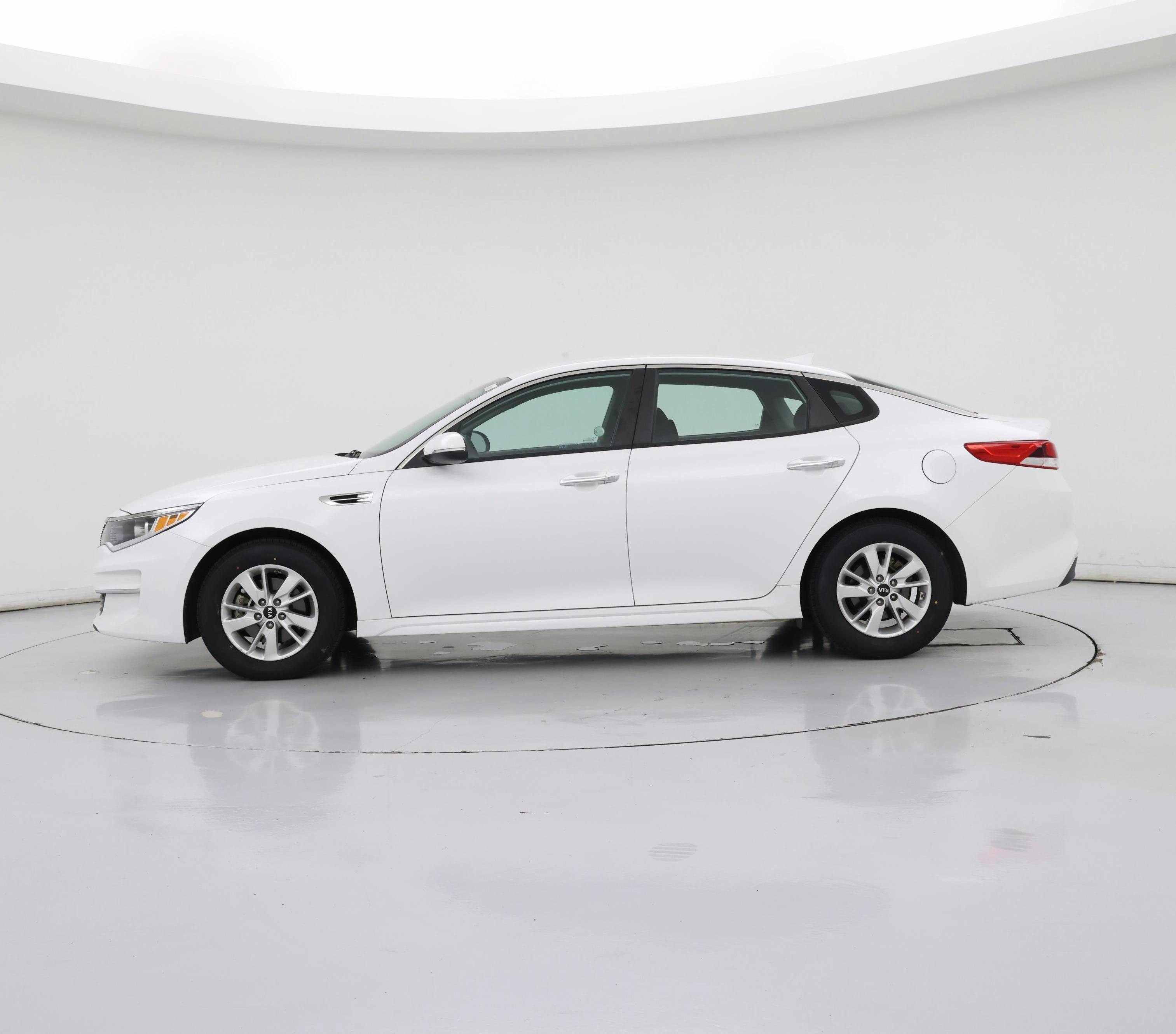 Thumbnail: 2018 Kia Optima - 3