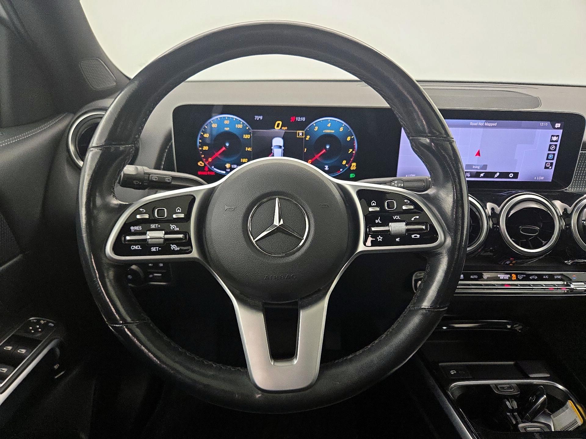 Thumbnail: 2020 Mercedes-Benz GLB - 10