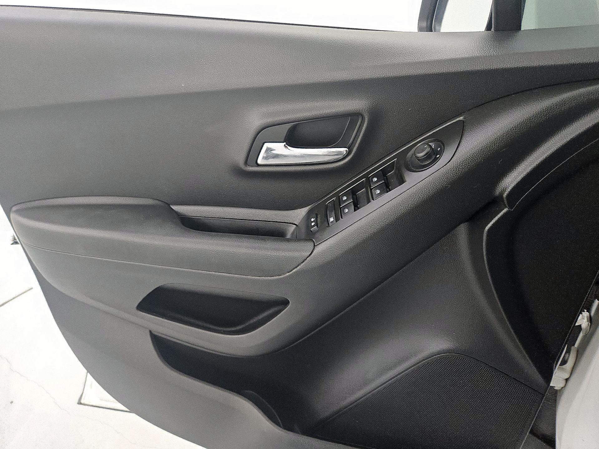 Thumbnail: 2021 Chevrolet Trax - 12