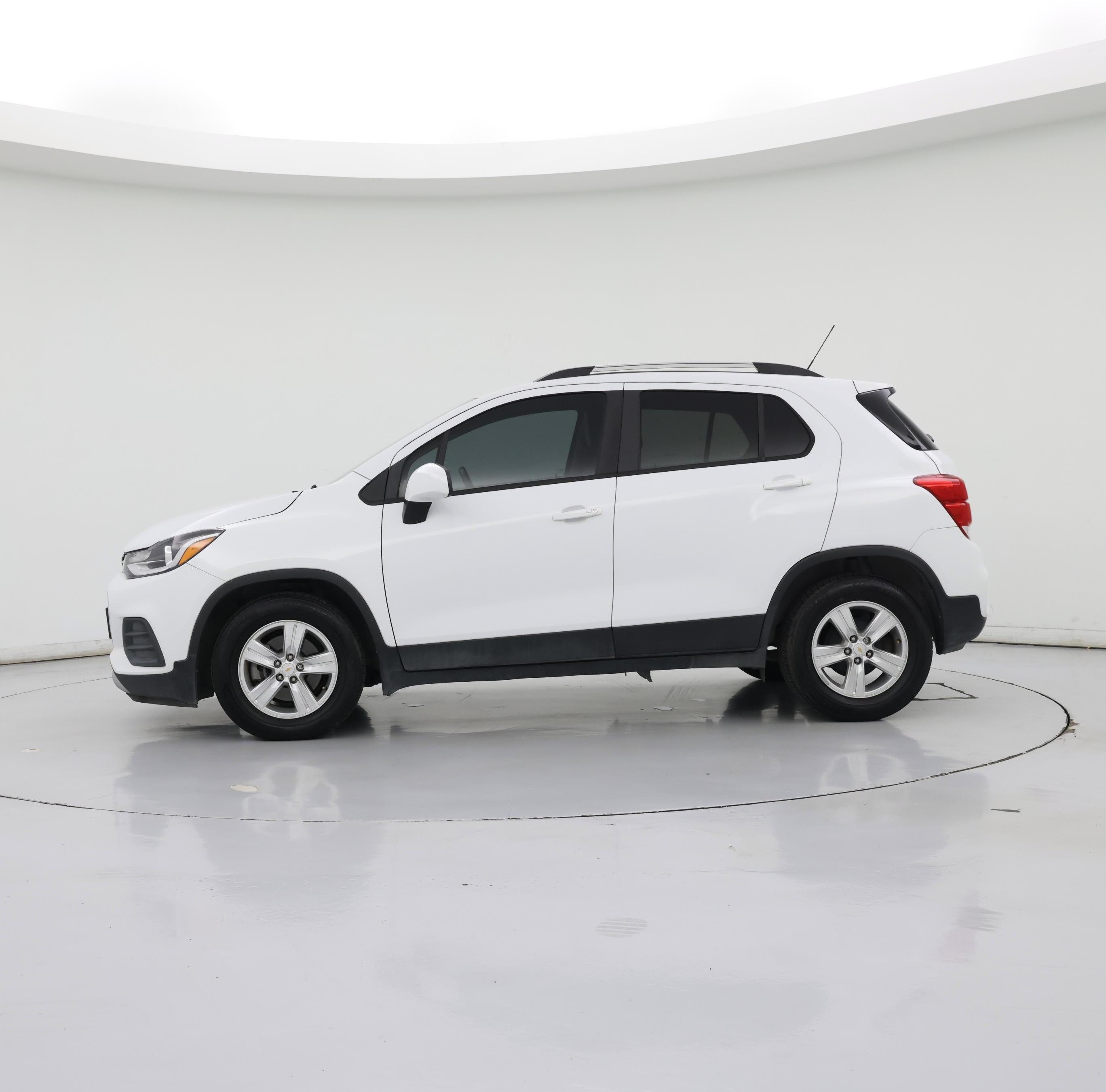 Thumbnail: 2021 Chevrolet Trax - 3