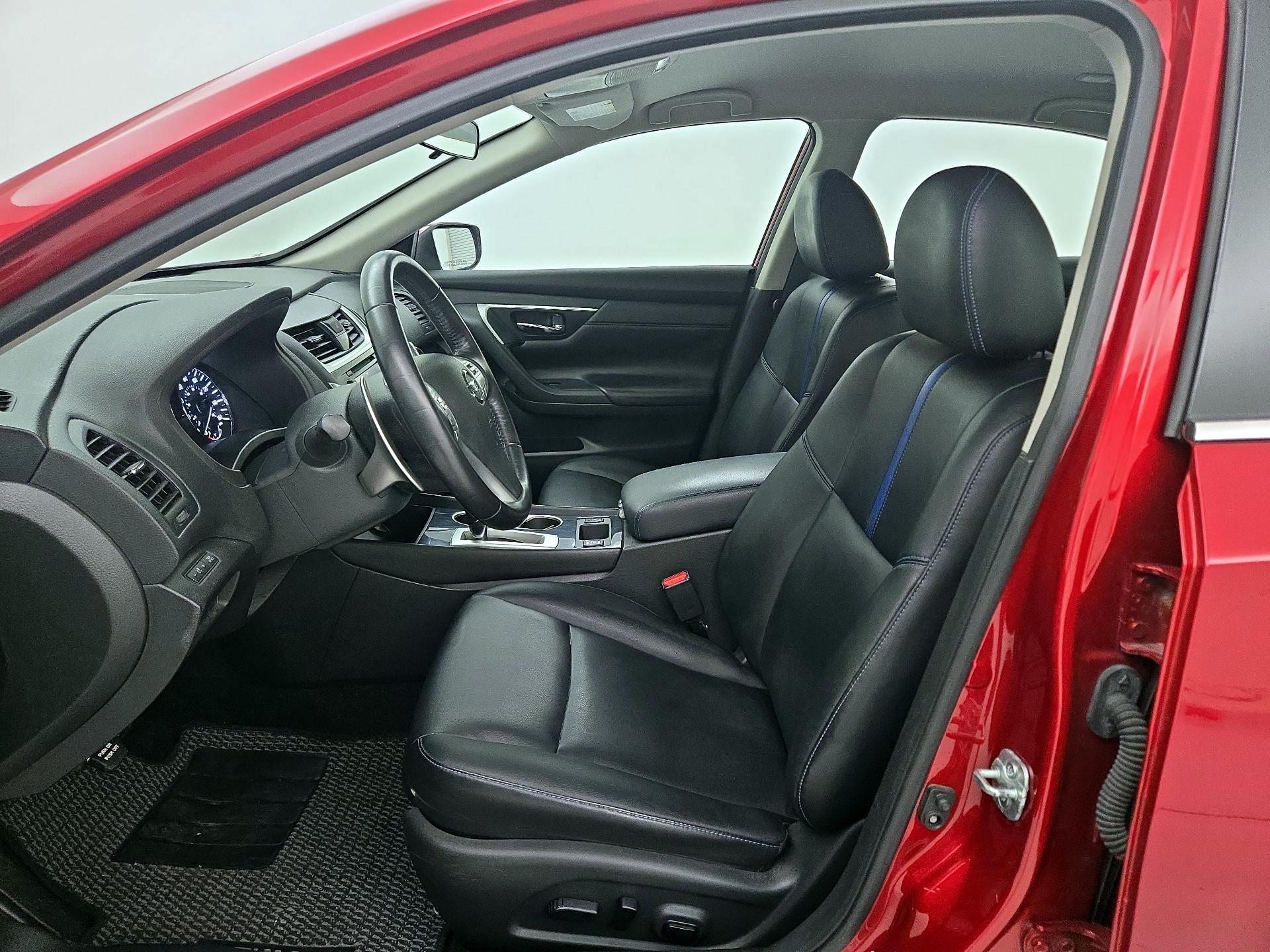 Thumbnail: 2018 Nissan Altima - 11