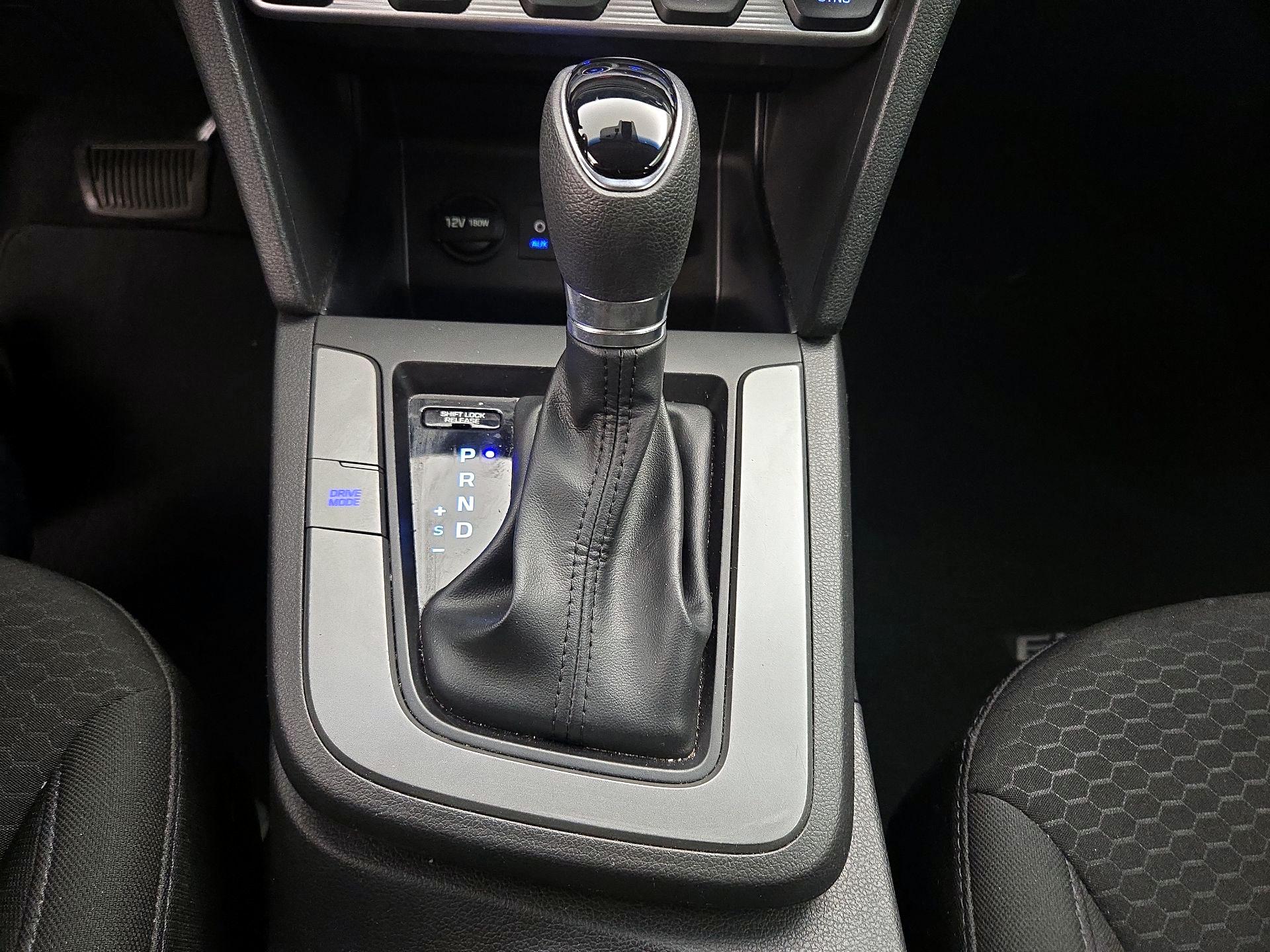 Thumbnail: 2020 Hyundai Elantra - 17