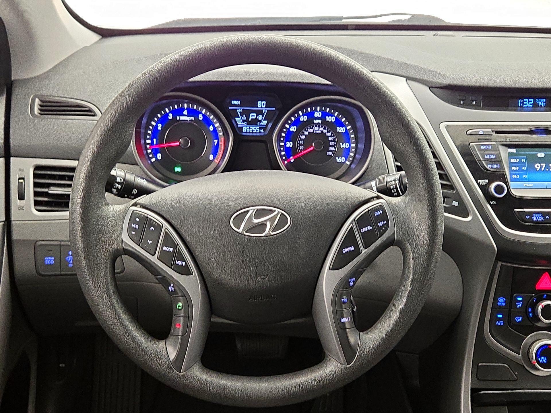 Thumbnail: 2015 Hyundai Elantra - 10