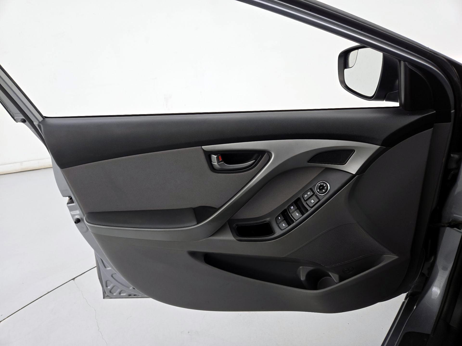 Thumbnail: 2015 Hyundai Elantra - 12