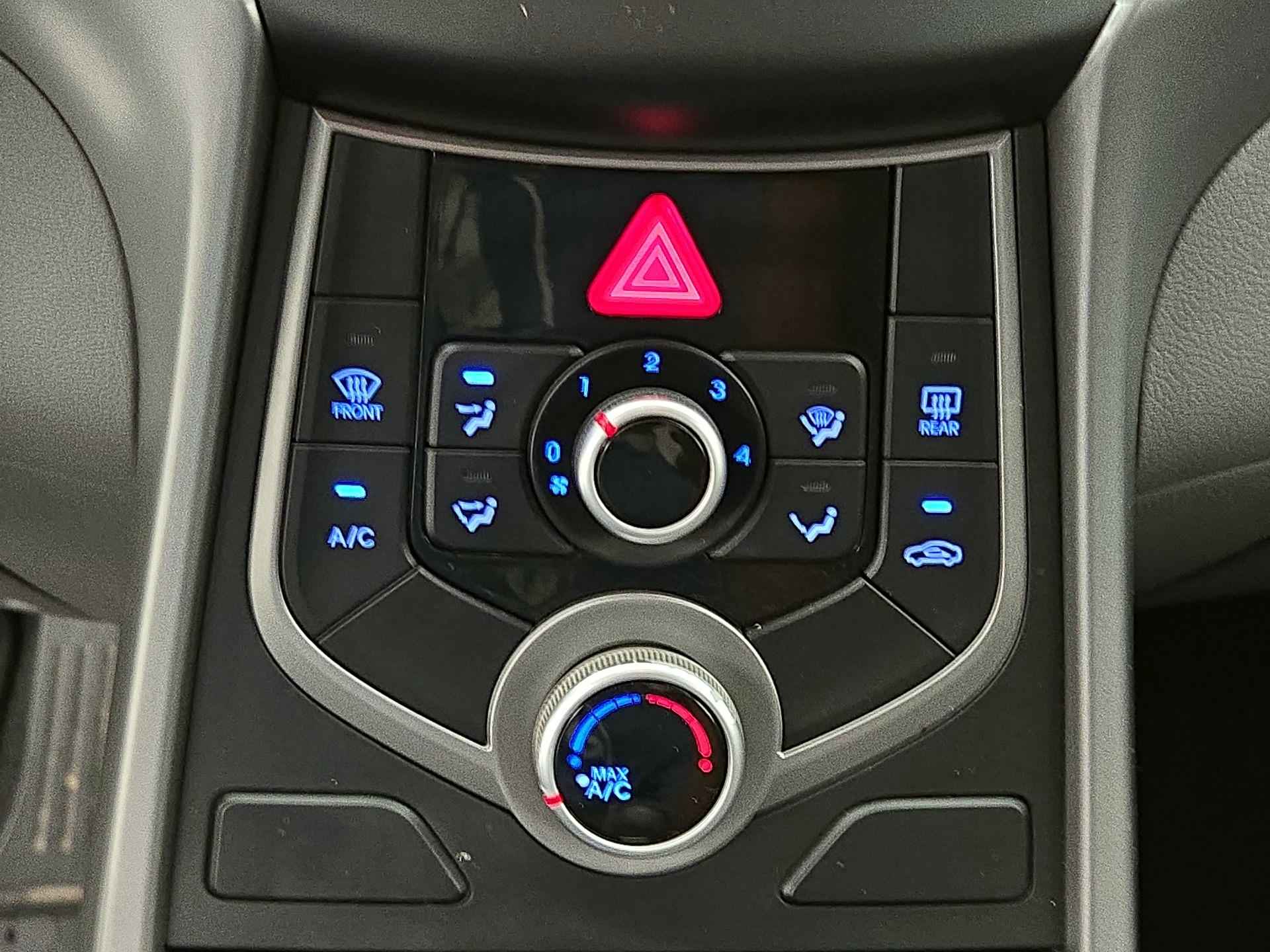 Thumbnail: 2015 Hyundai Elantra - 16