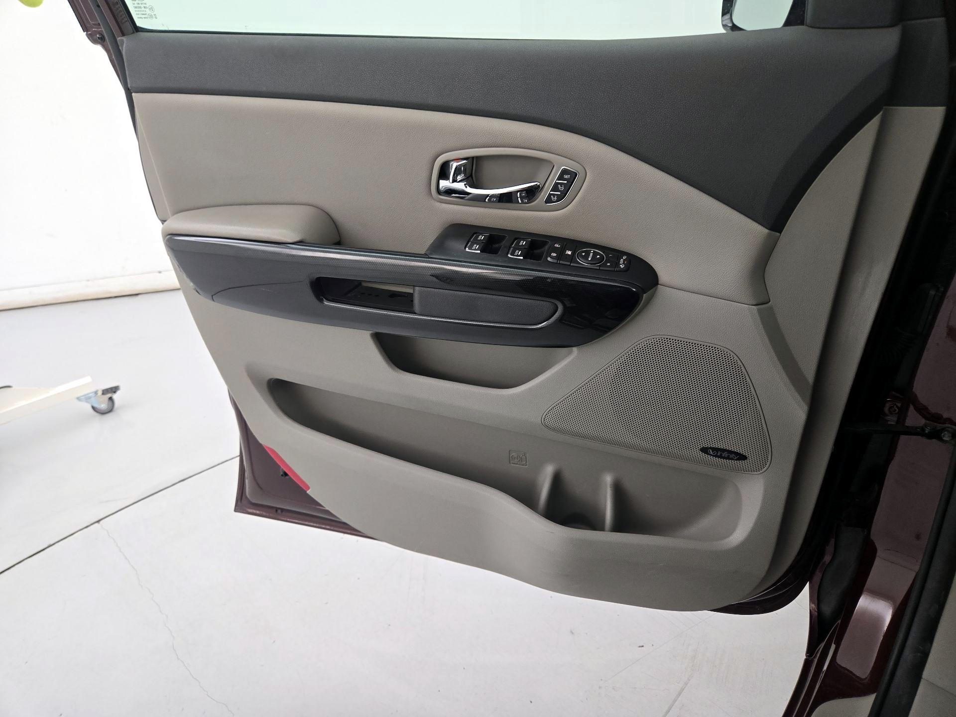 Thumbnail: 2018 Kia Sedona - 12