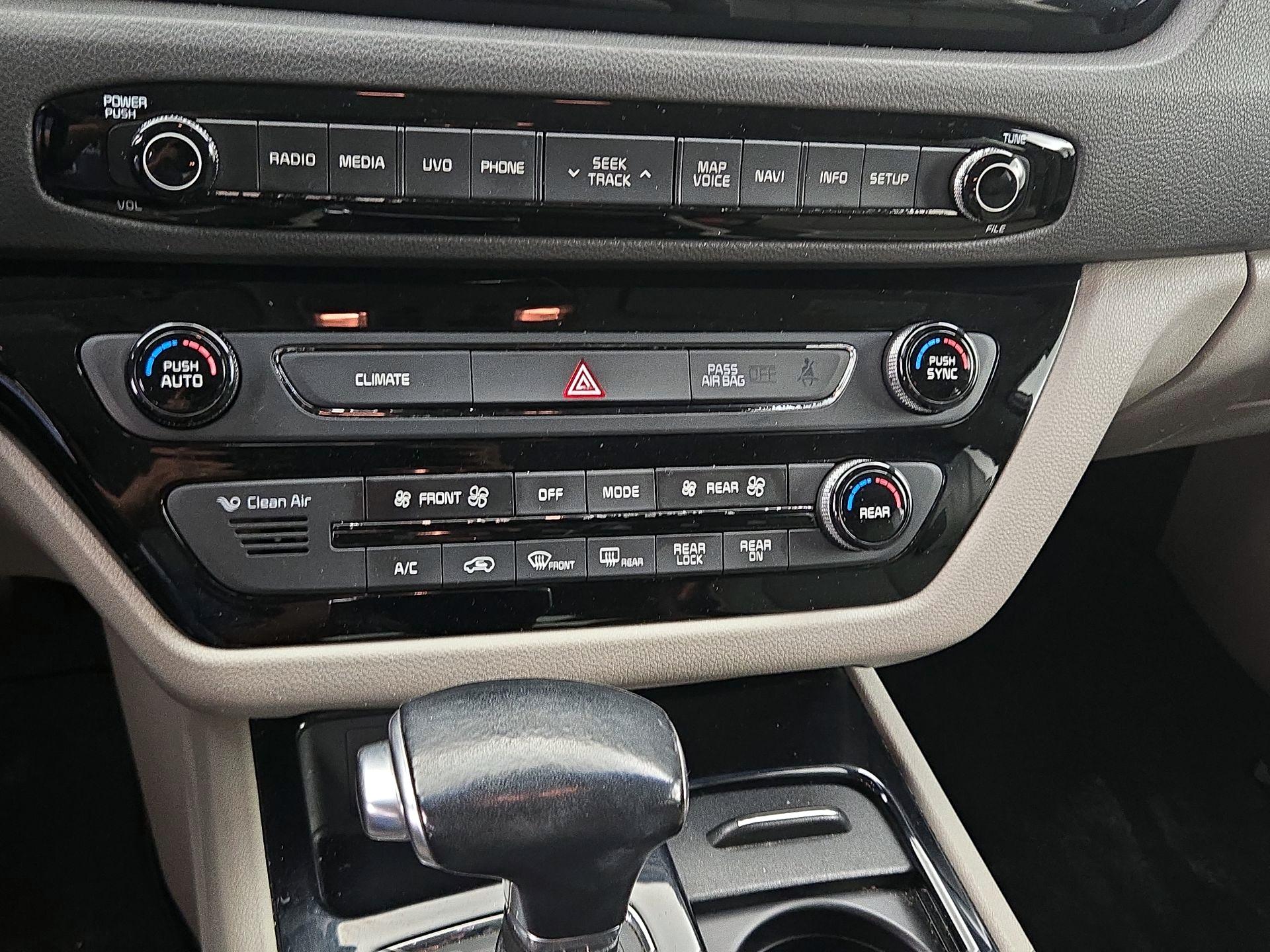 Thumbnail: 2018 Kia Sedona - 16
