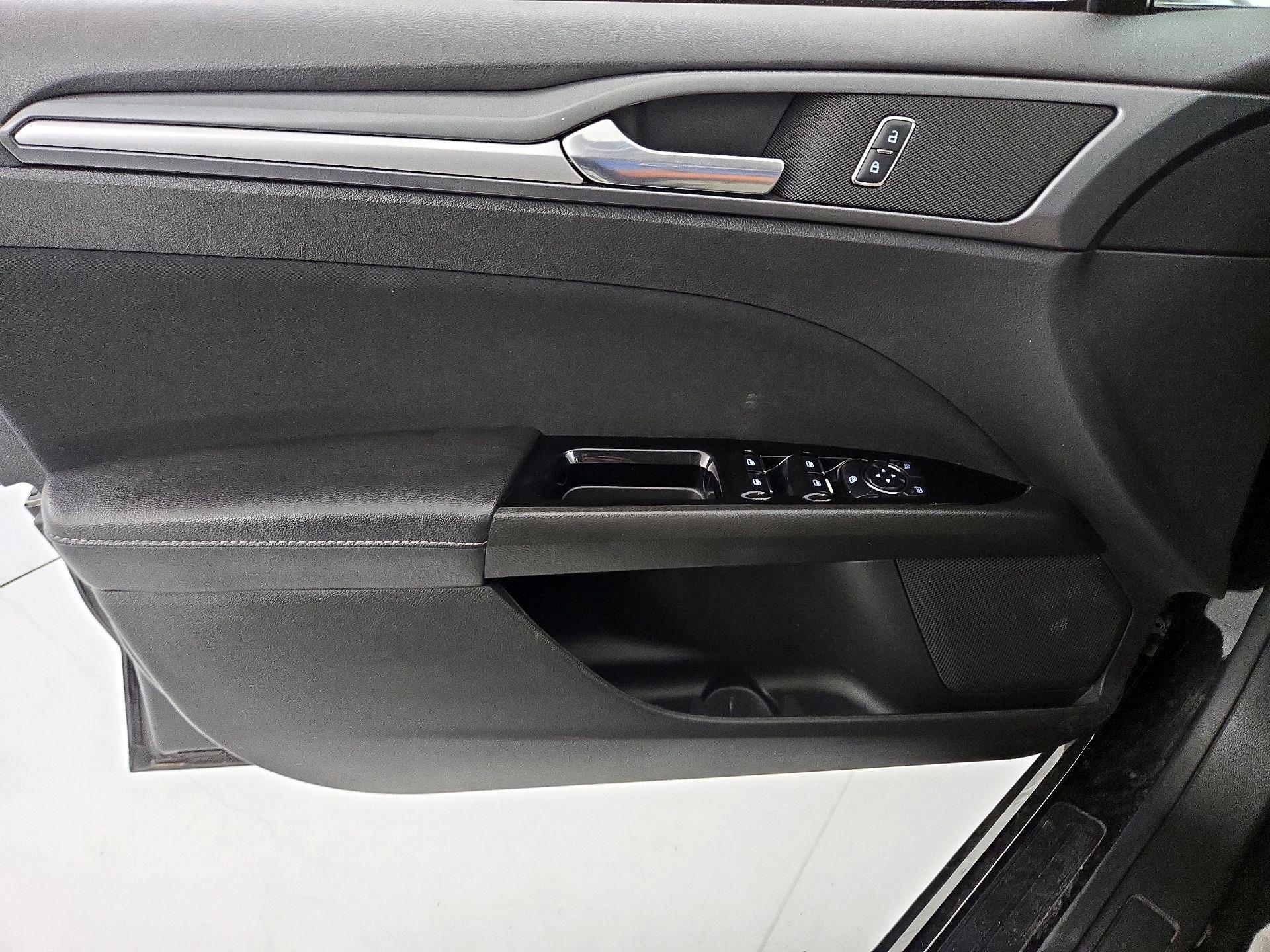 Thumbnail: 2014 Ford Fusion - 12