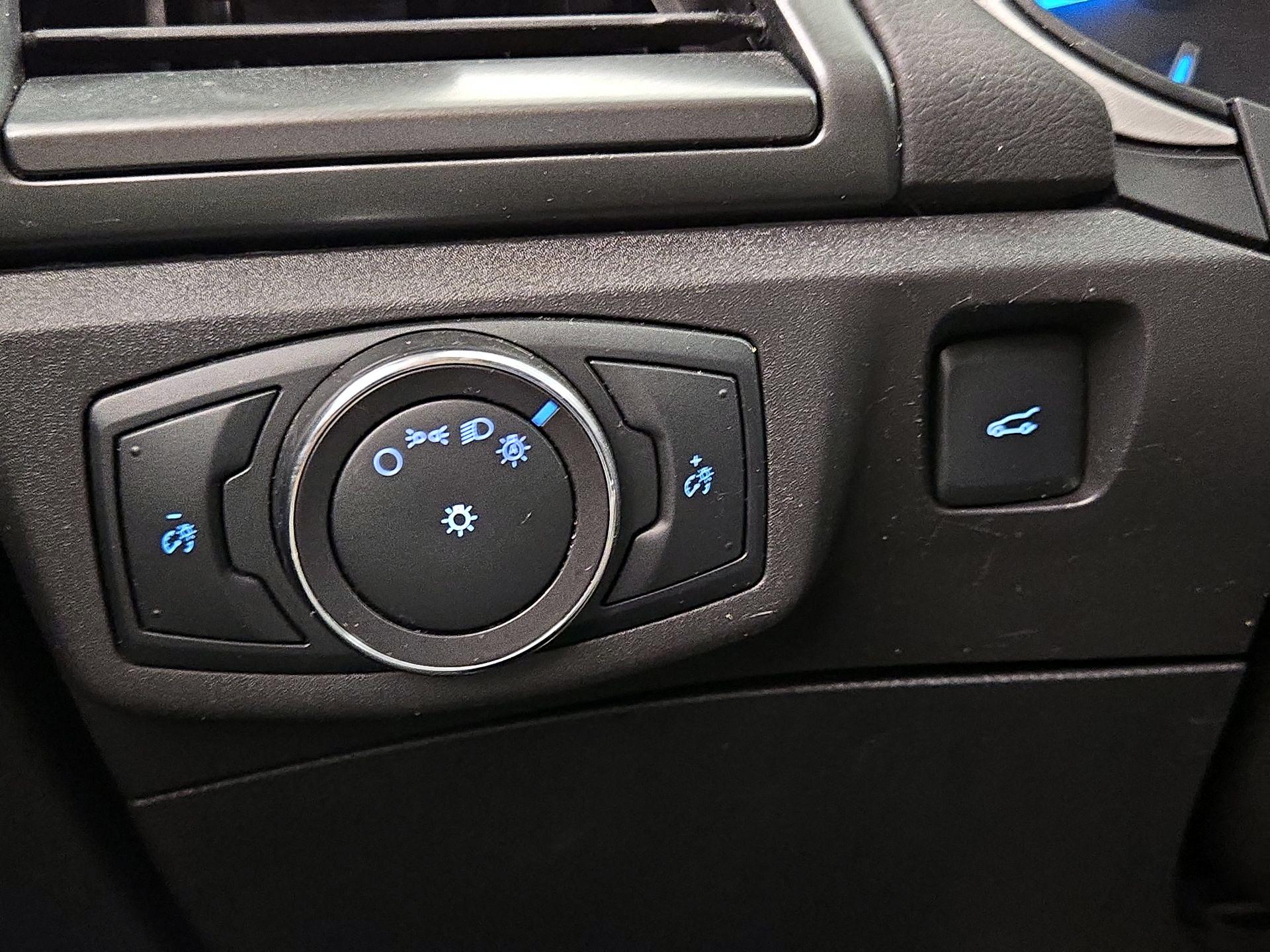 Thumbnail: 2014 Ford Fusion - 13
