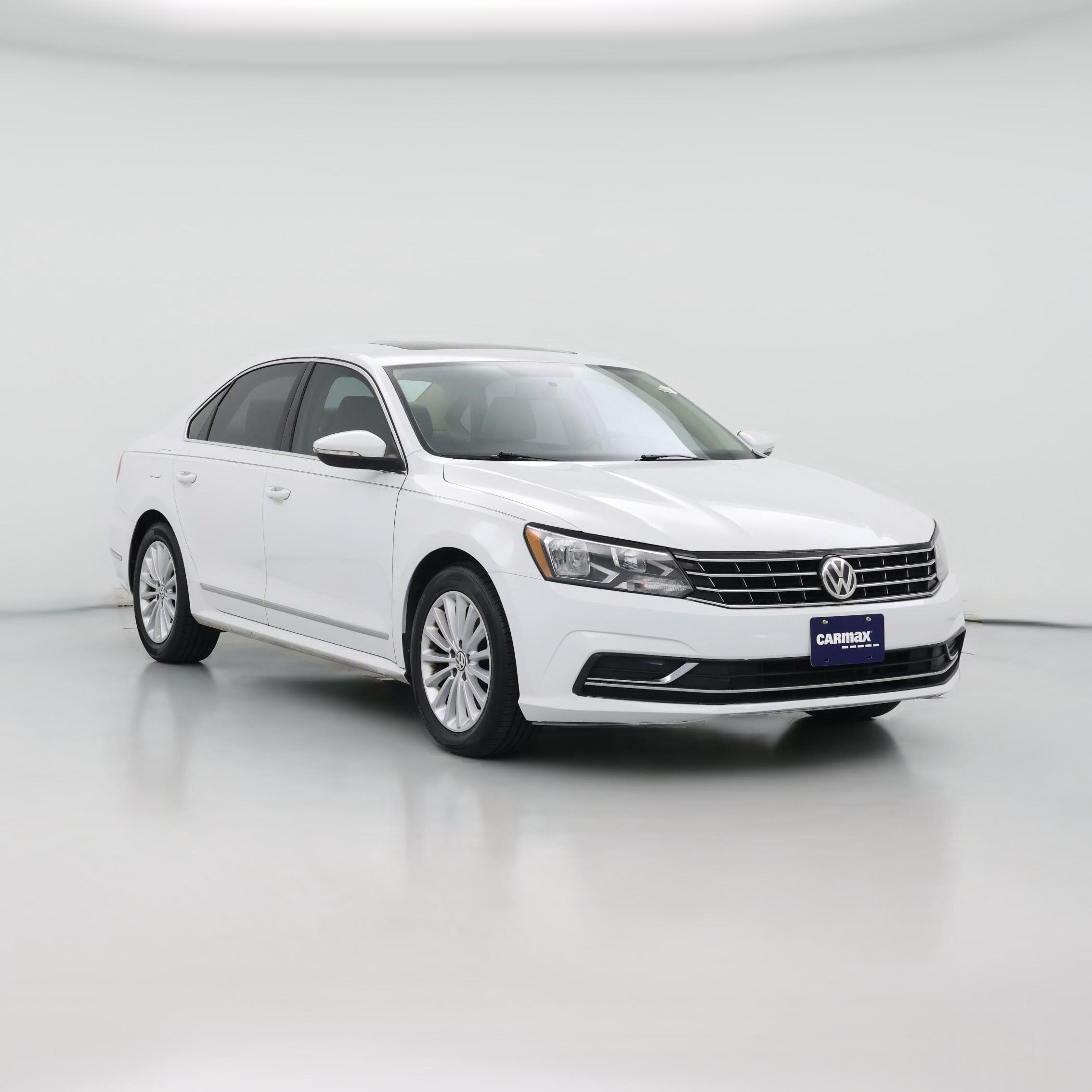 Thumbnail: 2017 Volkswagen Passat - 1