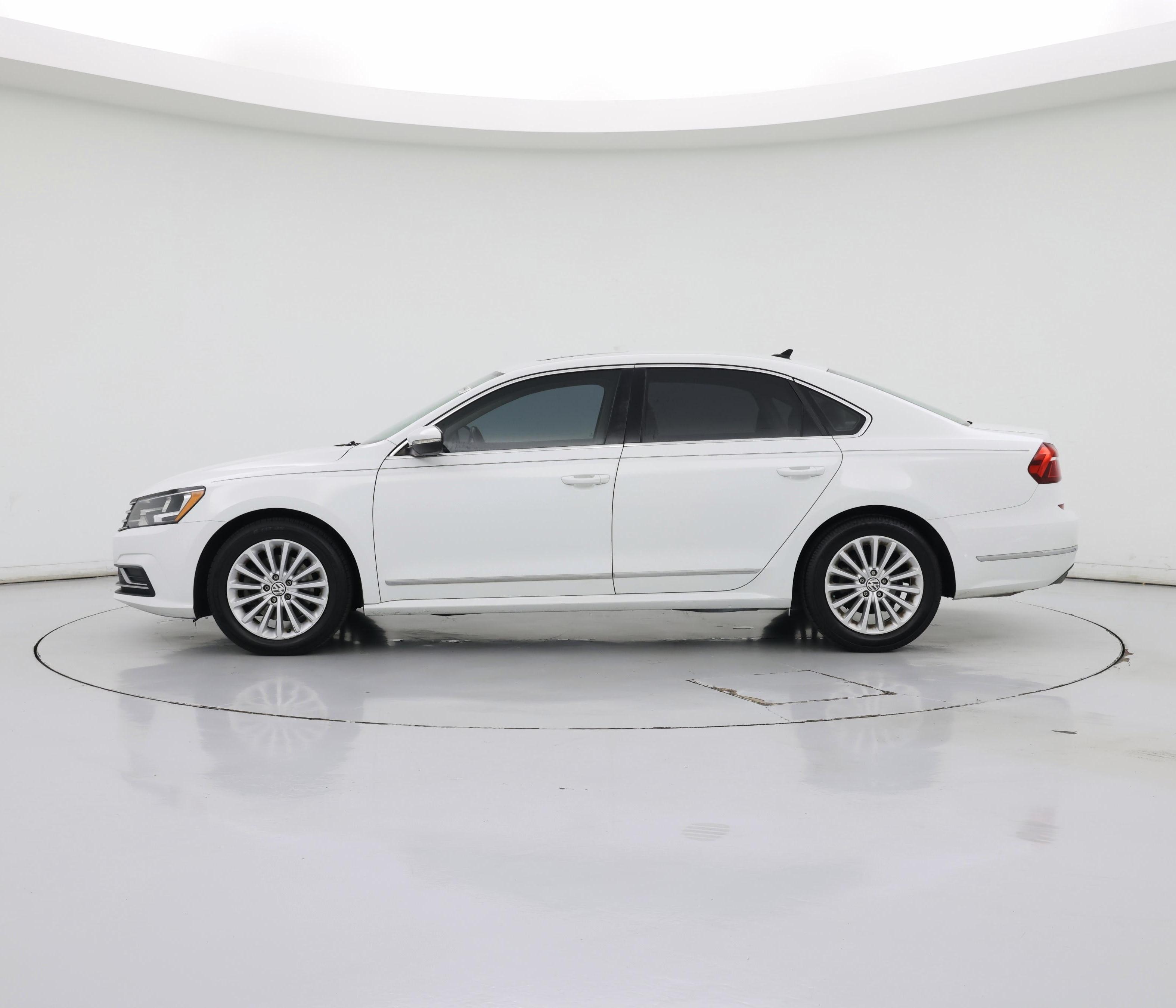 Thumbnail: 2017 Volkswagen Passat - 3