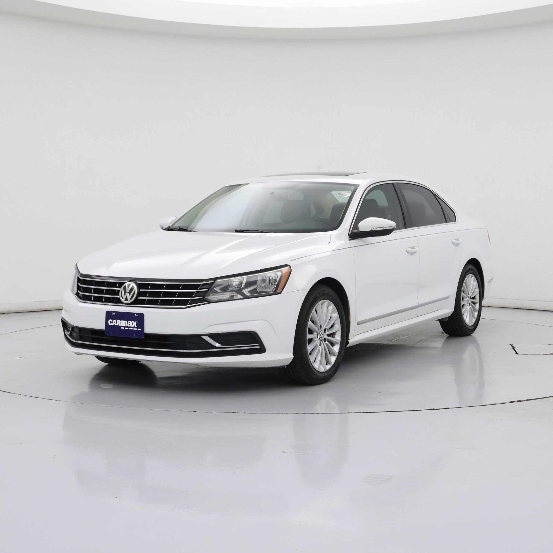 Thumbnail: 2017 Volkswagen Passat - 4