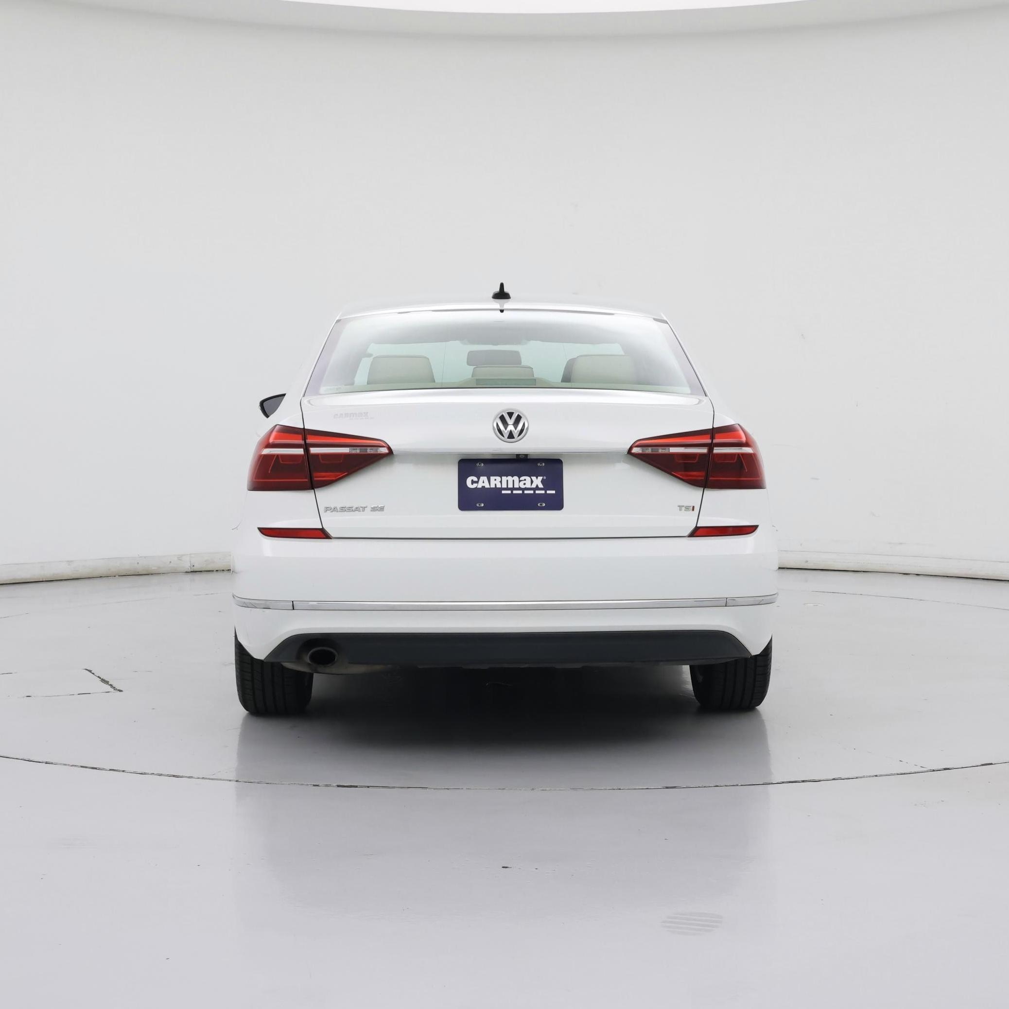 Thumbnail: 2017 Volkswagen Passat - 6