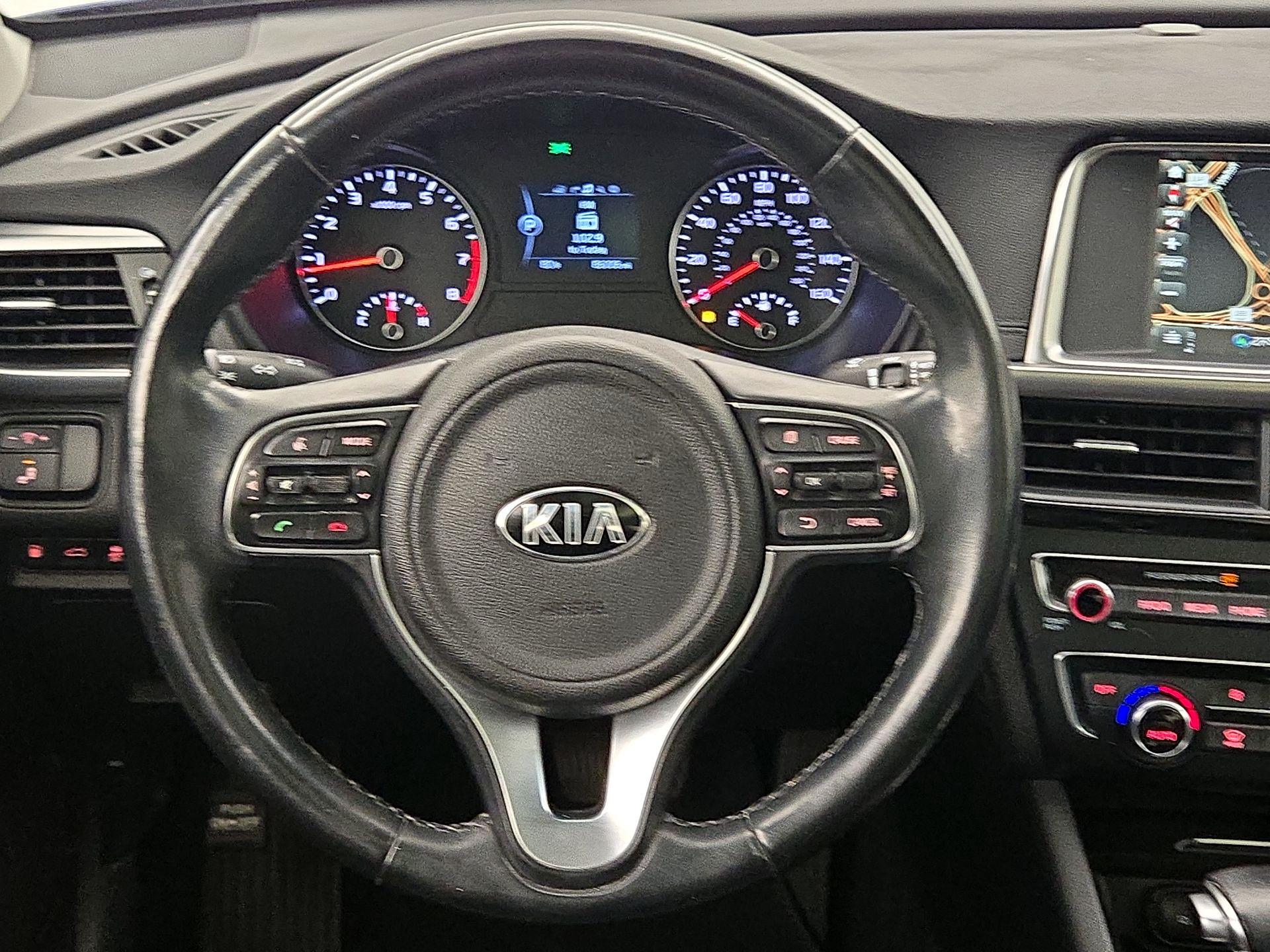 Thumbnail: 2016 Kia Optima - 10