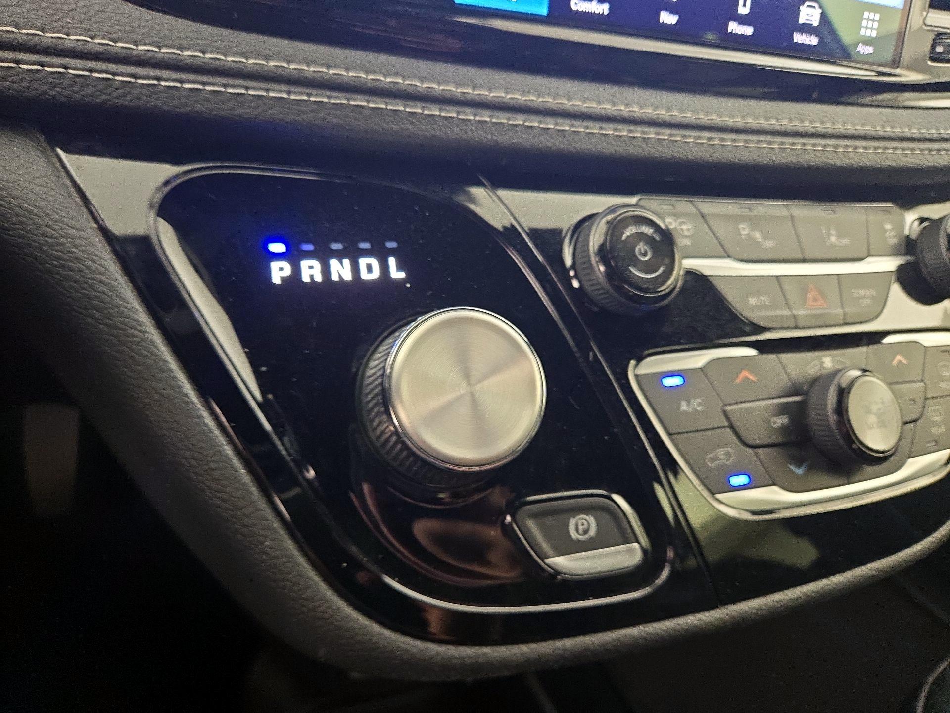 Thumbnail: 2022 Chrysler Pacifica - 18