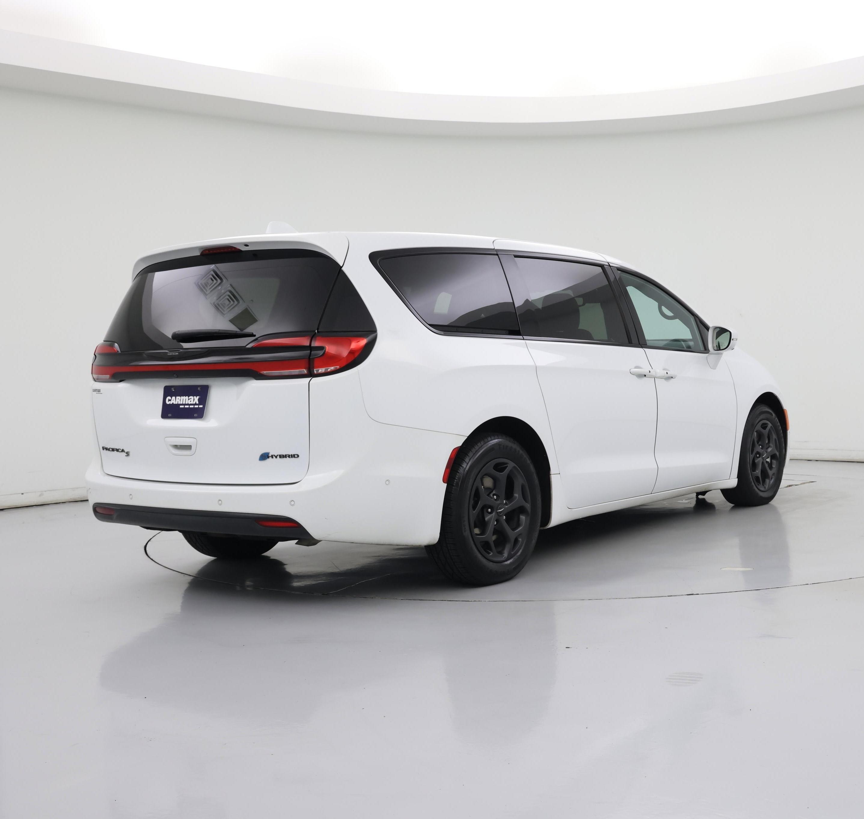 Thumbnail: 2022 Chrysler Pacifica - 8