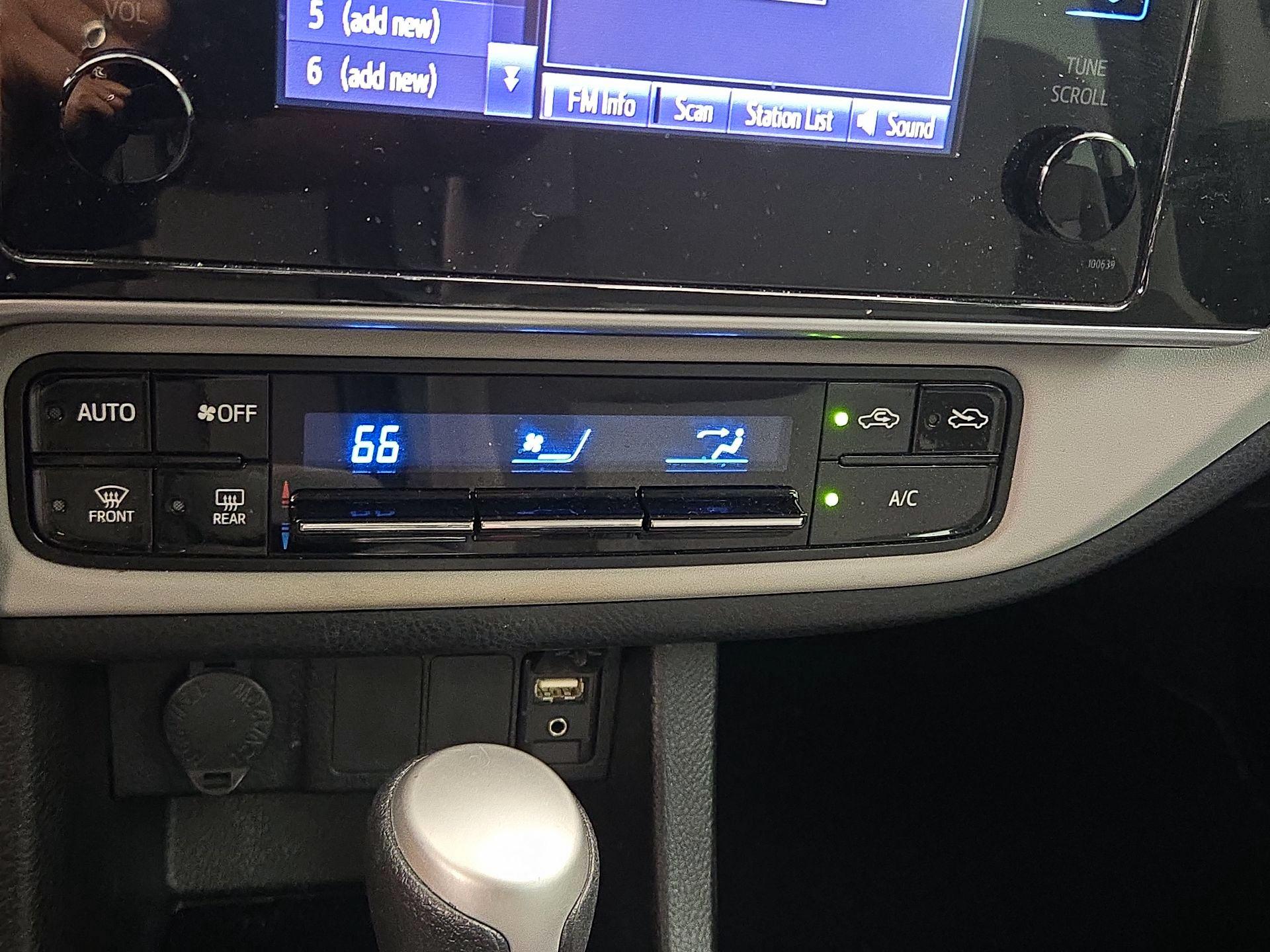 Thumbnail: 2019 Toyota Corolla - 16
