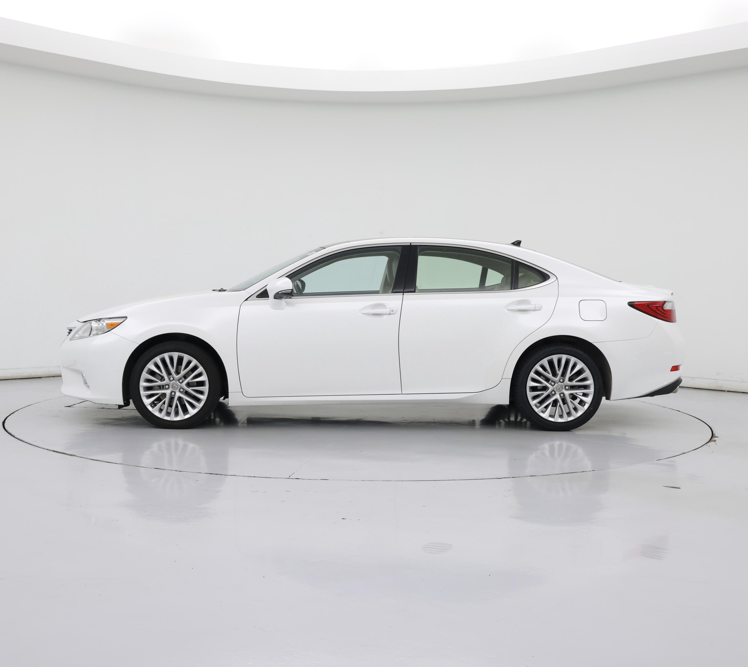 Thumbnail: 2014 Lexus ES - 3