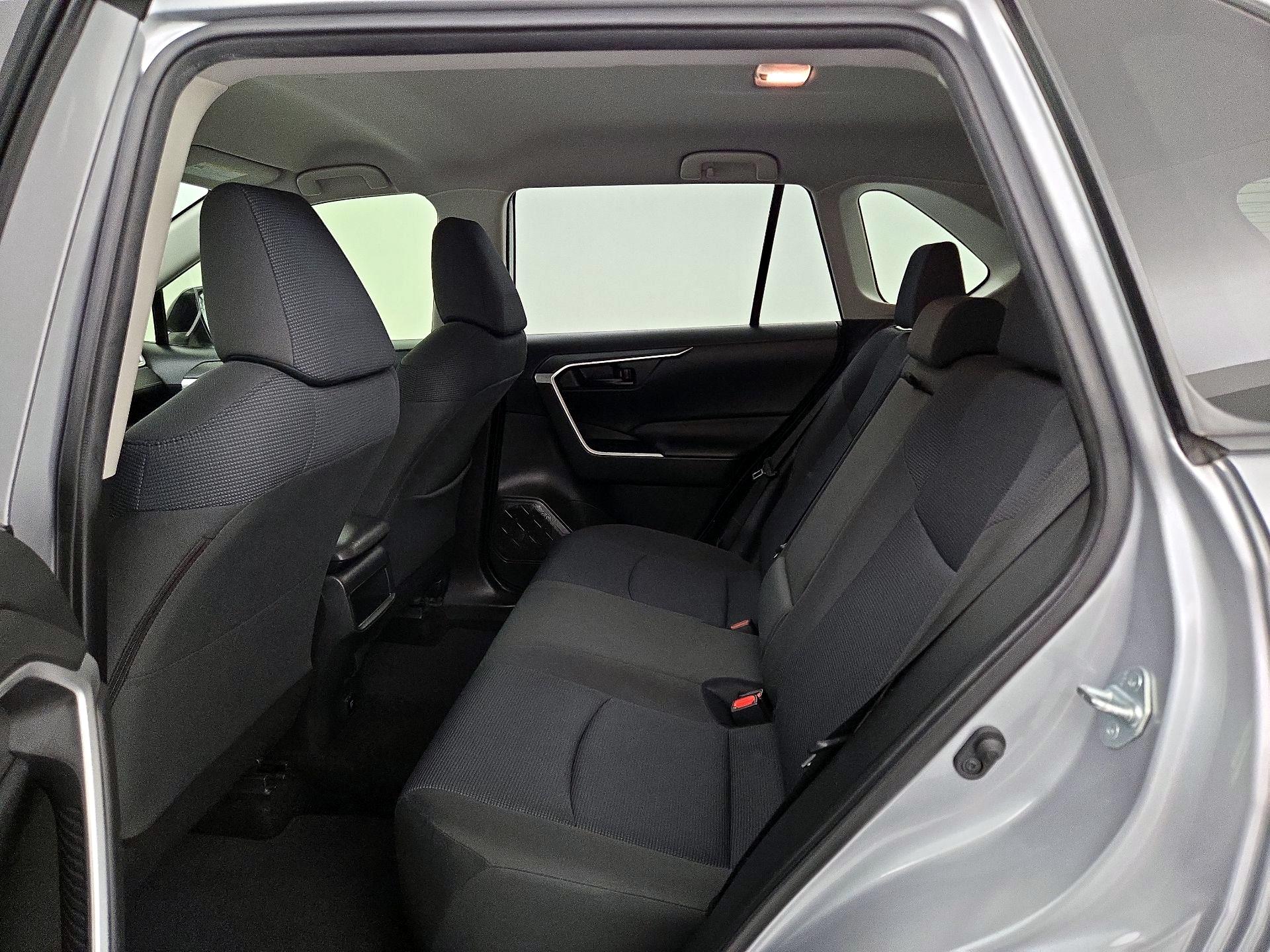 Thumbnail: 2020 Toyota RAV4 - 19
