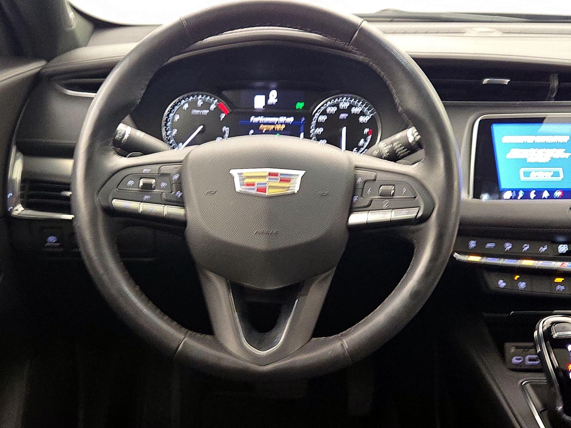 Thumbnail: 2023 Cadillac XT4 - 10