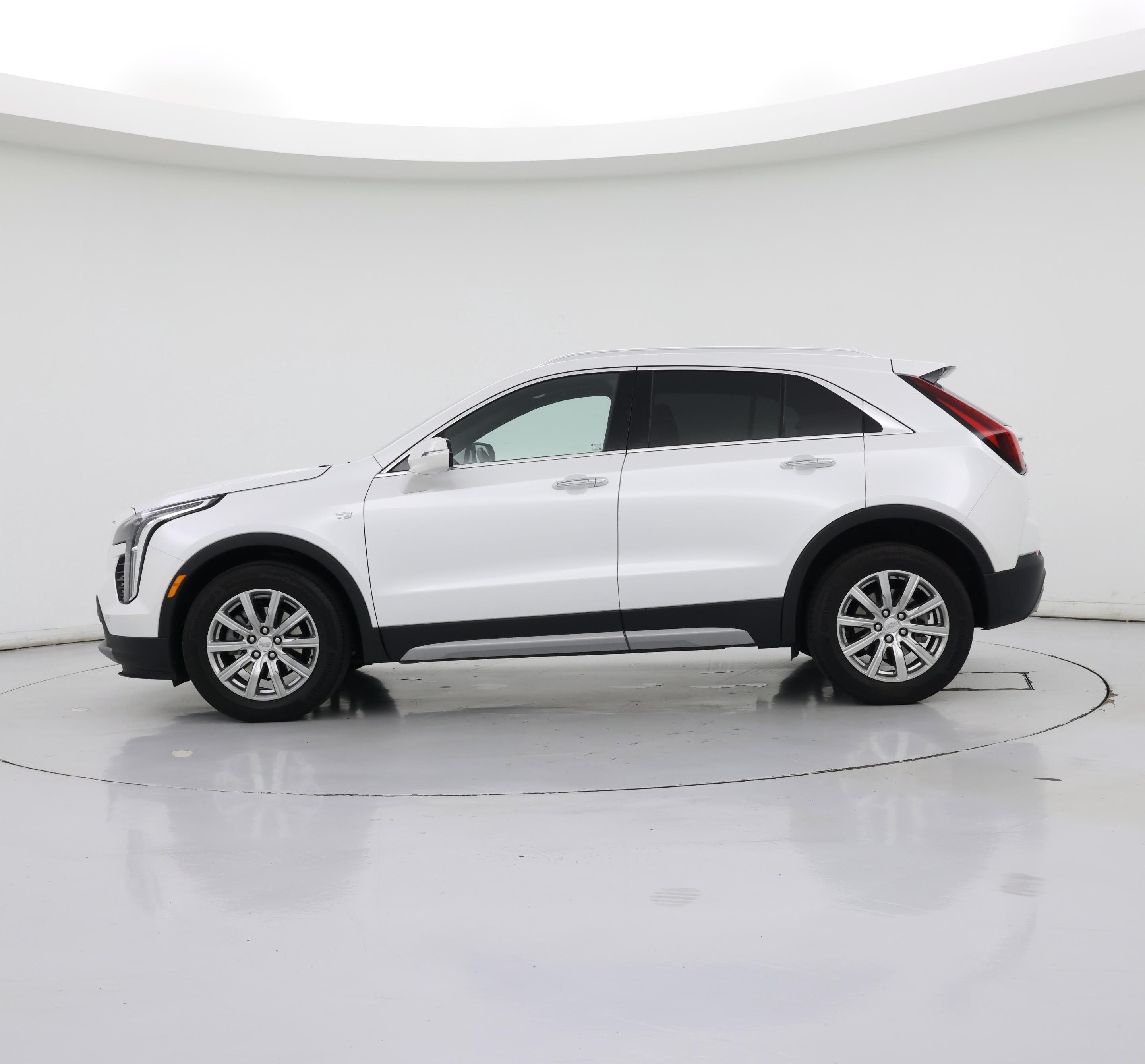 Thumbnail: 2023 Cadillac XT4 - 3
