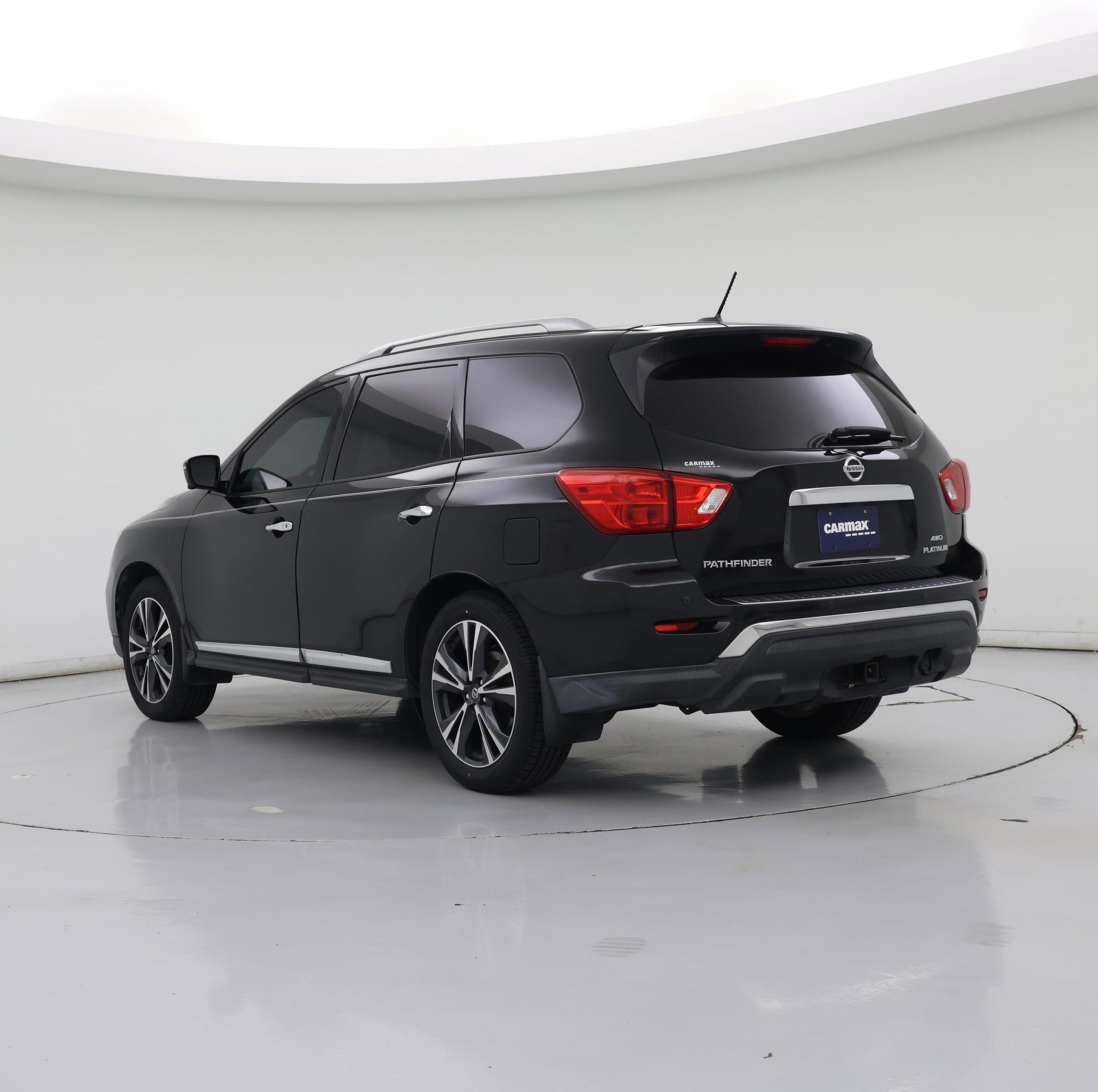 Thumbnail: 2017 Nissan Pathfinder - 2