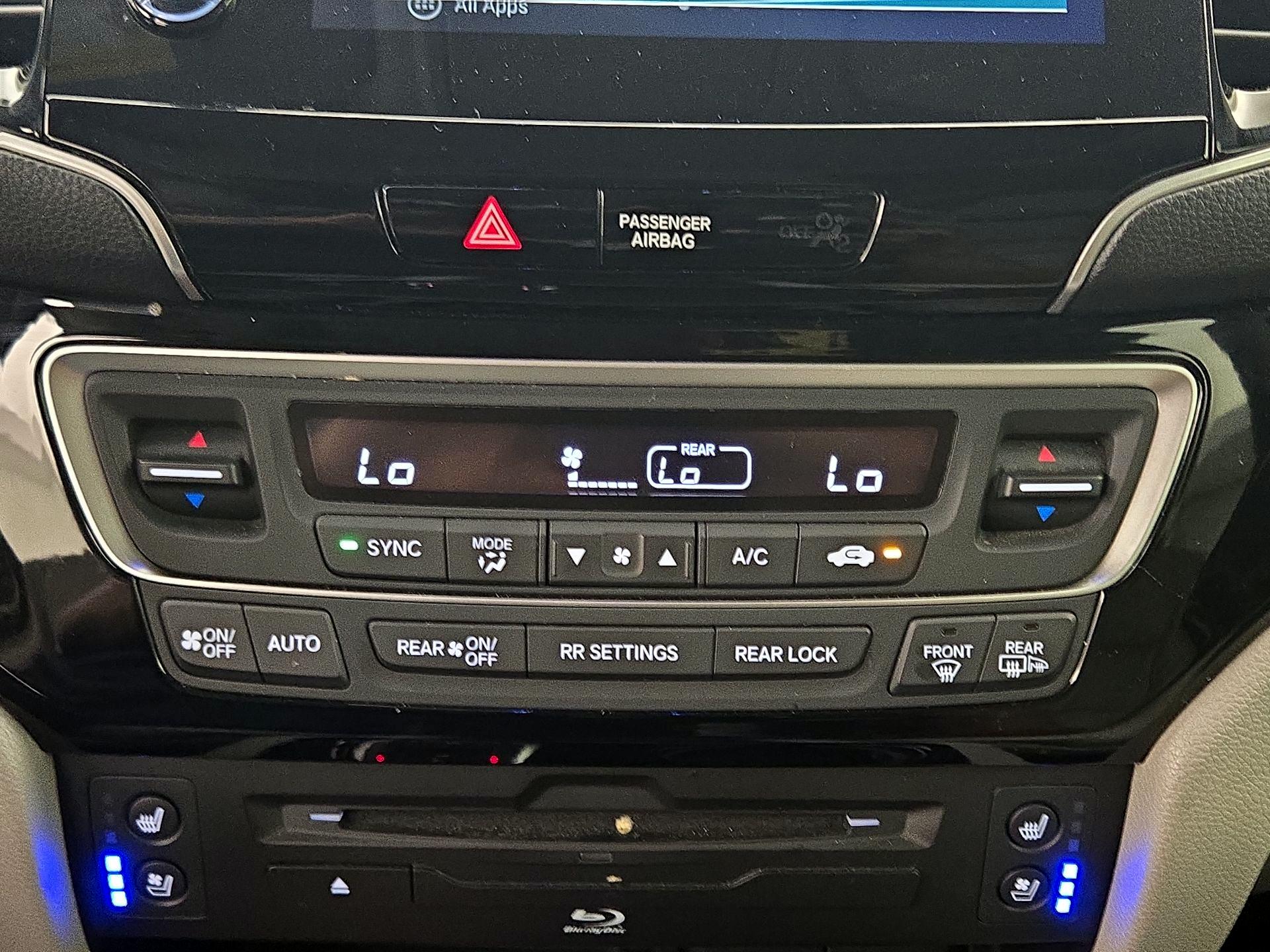 Thumbnail: 2019 Honda Pilot - 17