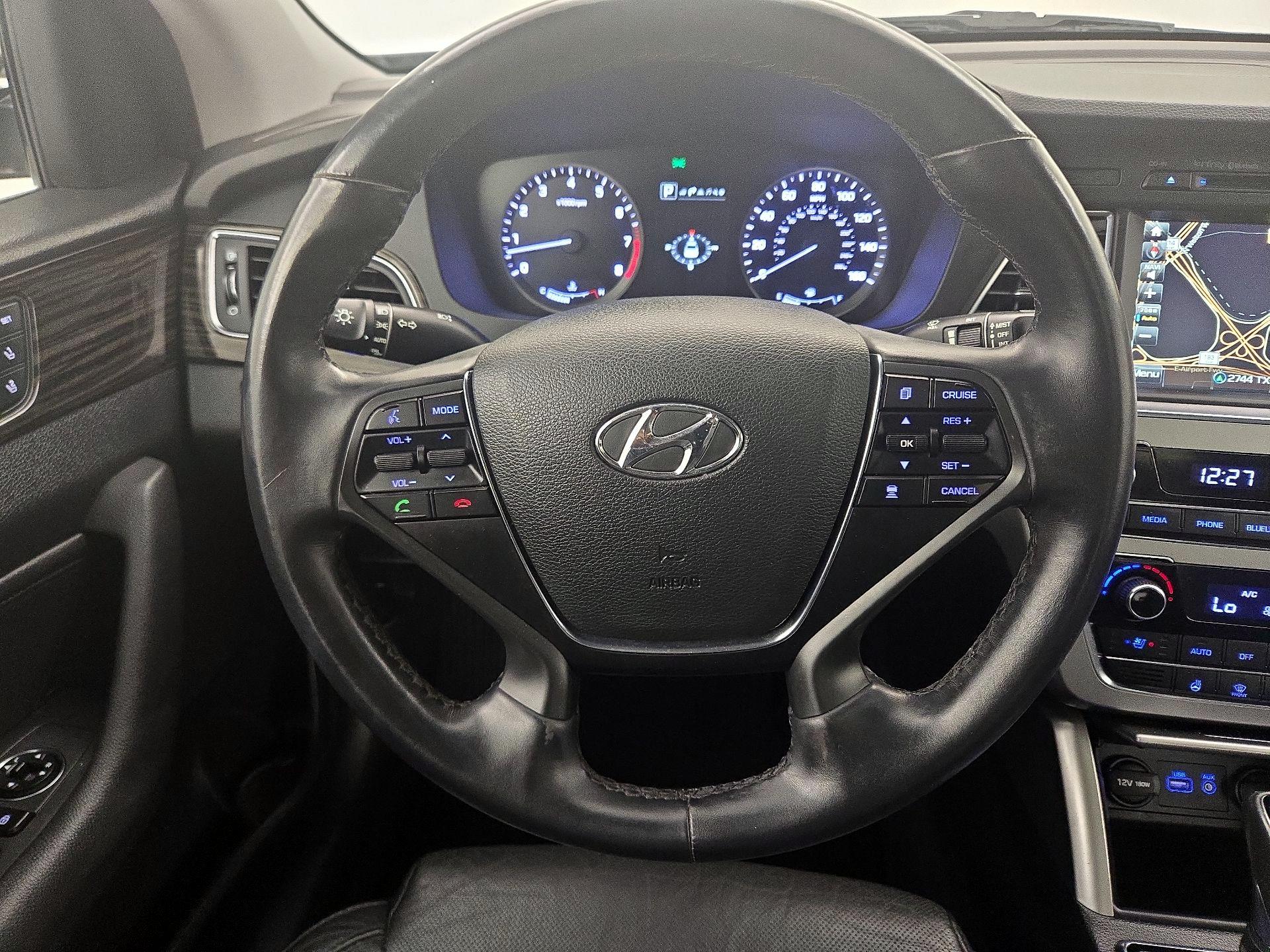 Thumbnail: 2016 Hyundai Sonata - 10