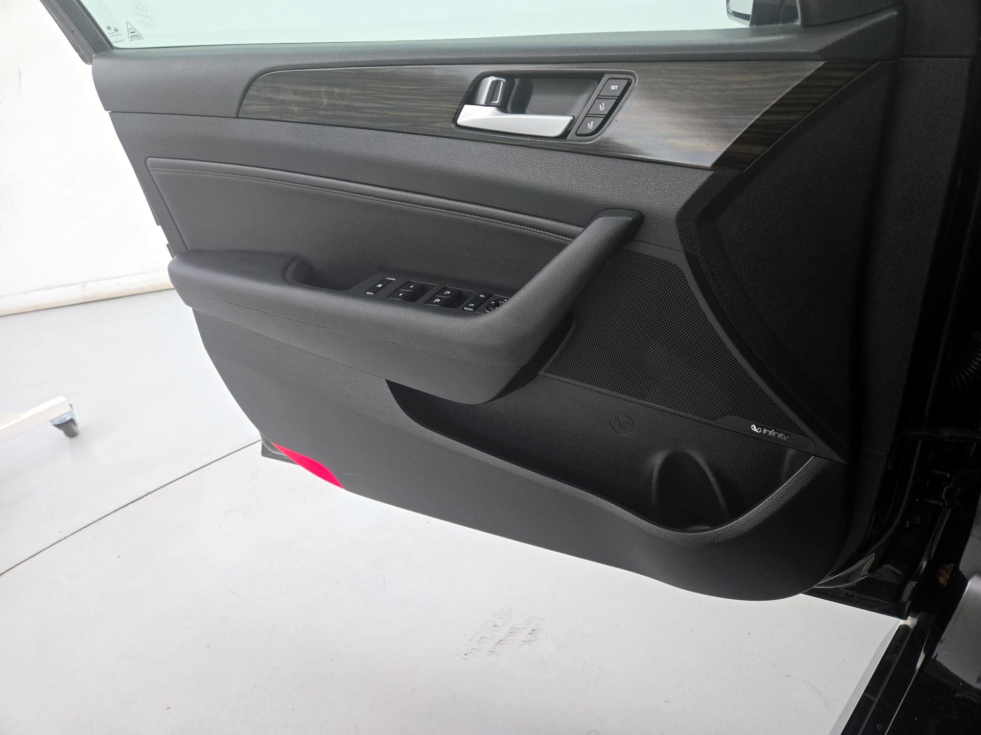 Thumbnail: 2016 Hyundai Sonata - 12