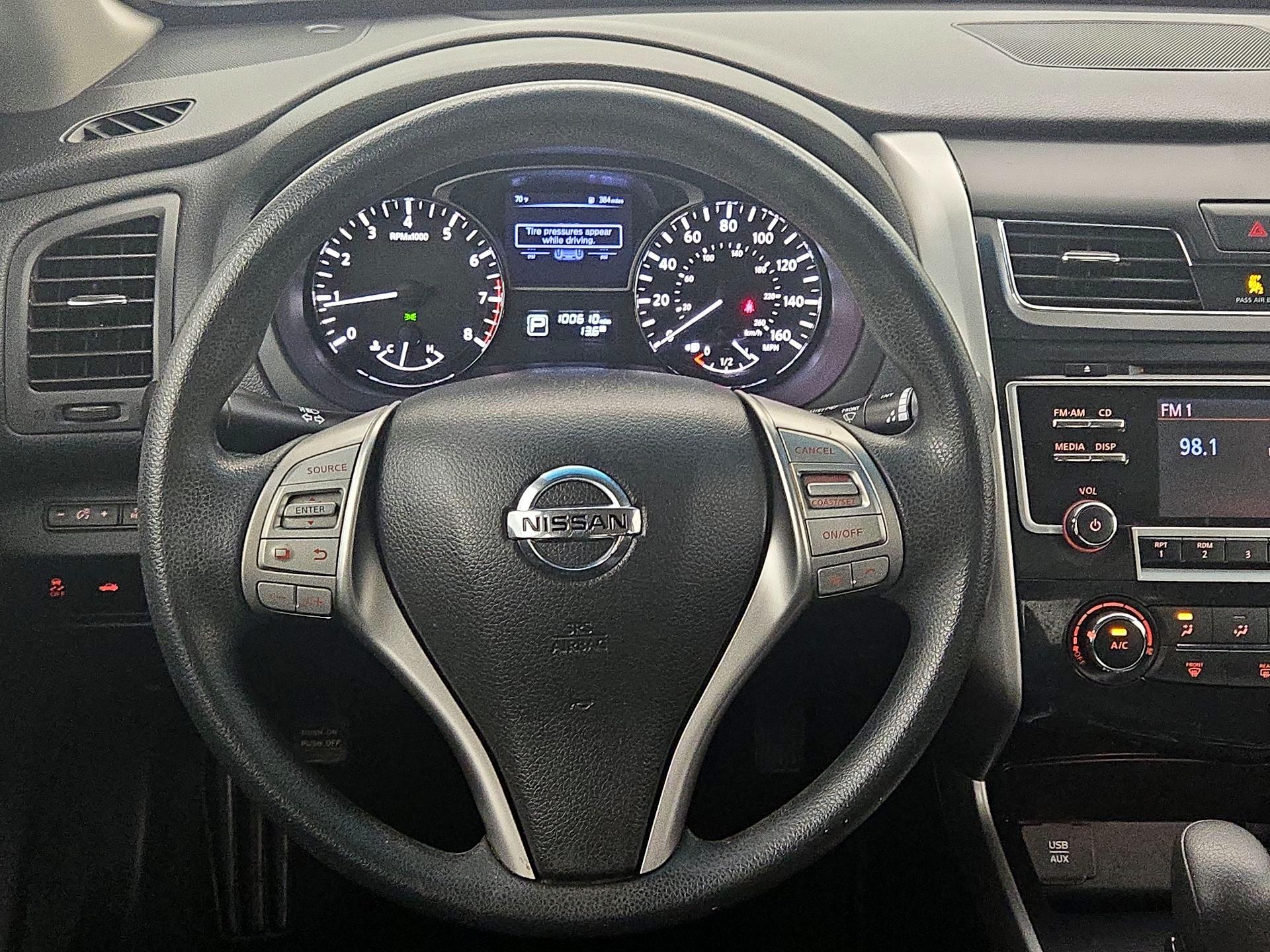 Thumbnail: 2015 Nissan Altima - 10