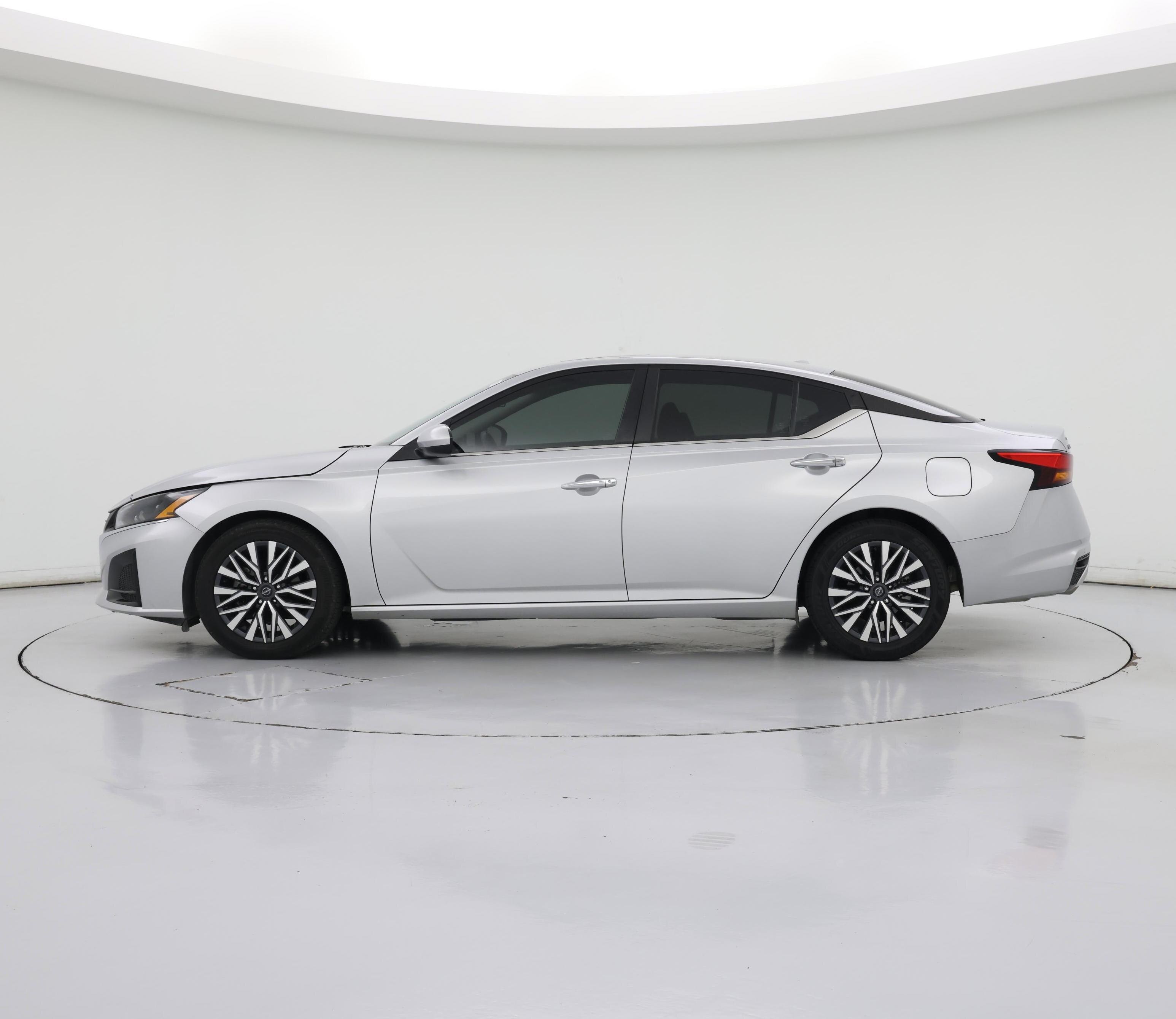 Thumbnail: 2023 Nissan Altima - 3