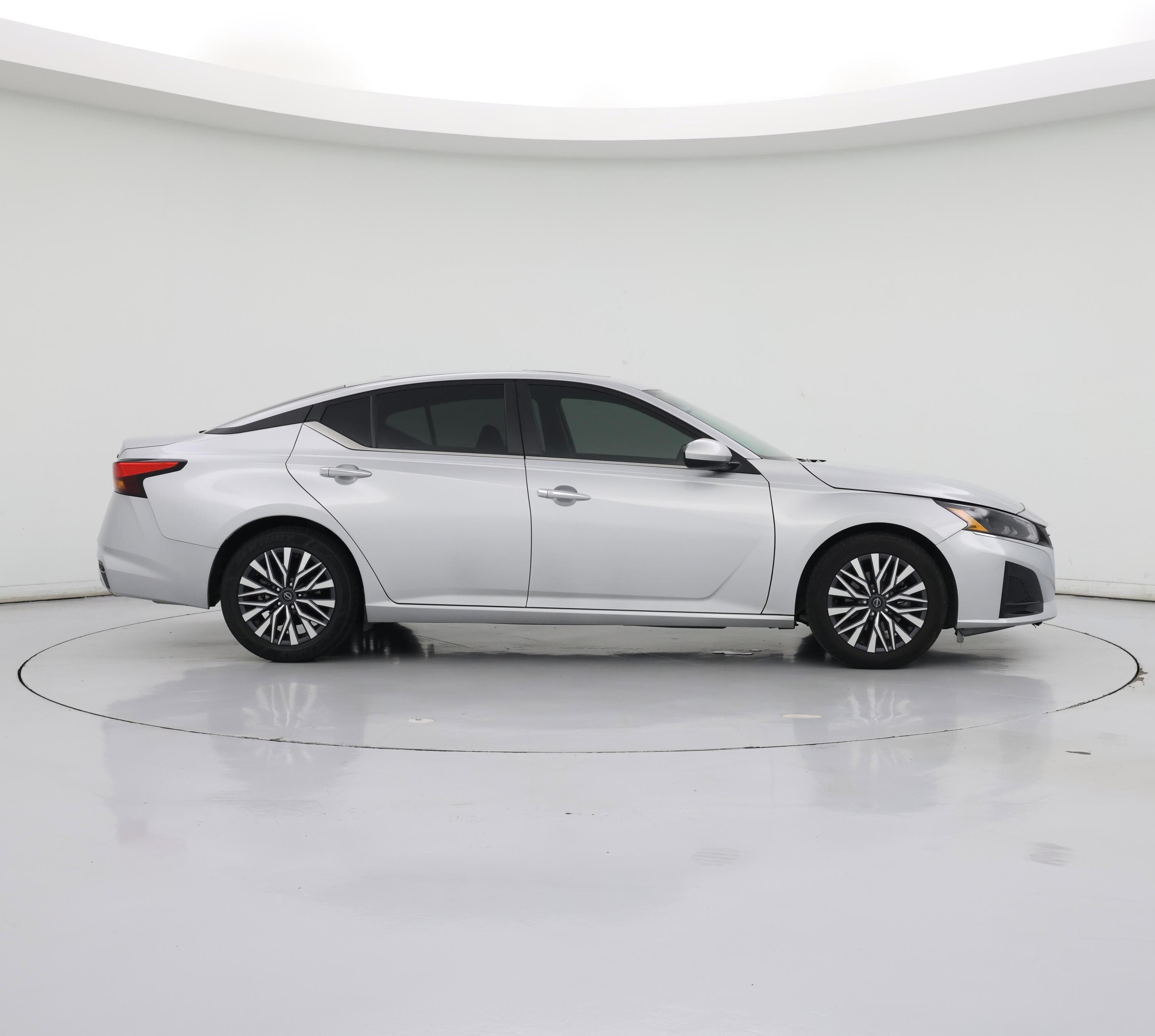 Thumbnail: 2023 Nissan Altima - 7