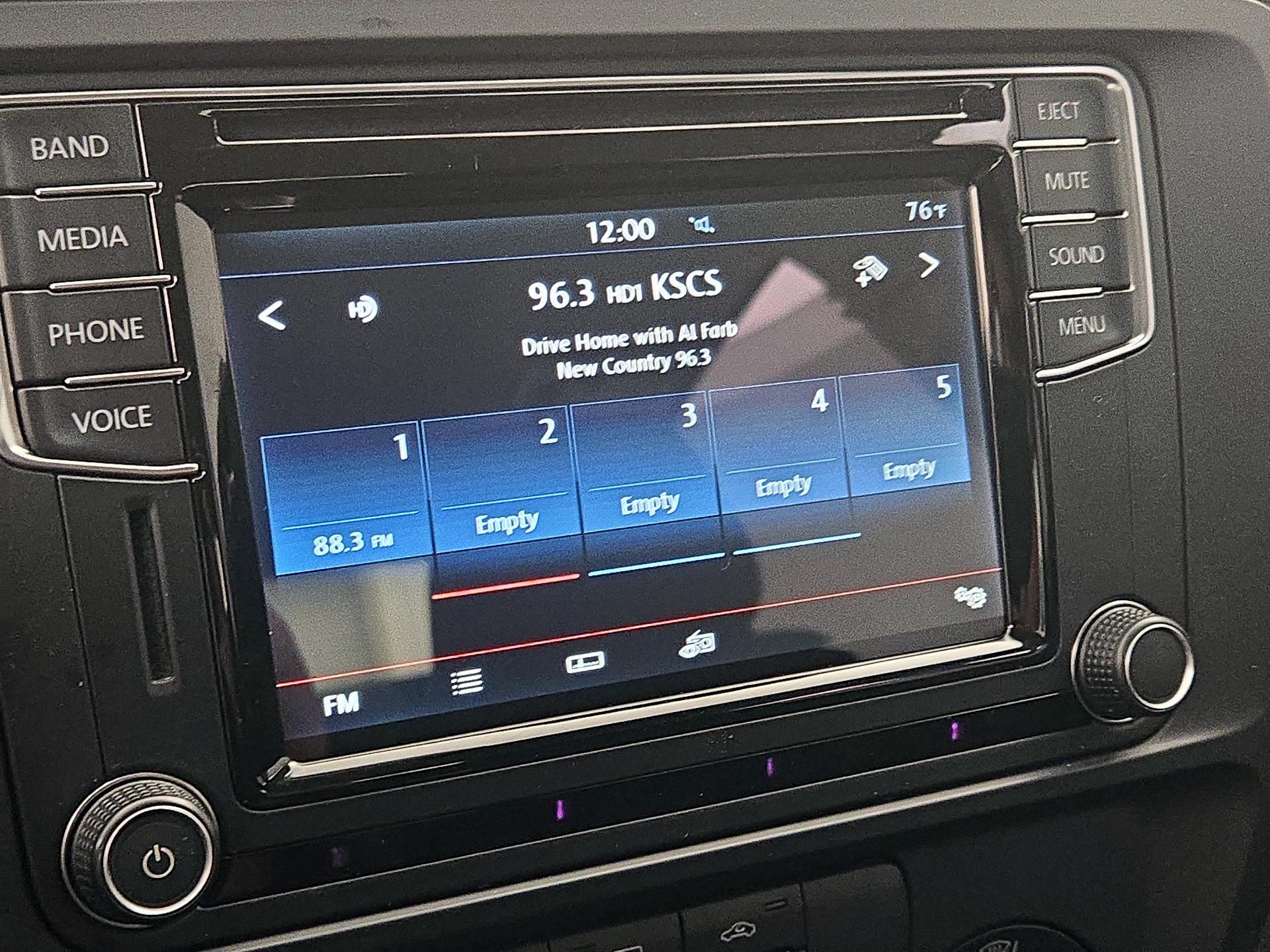 Thumbnail: 2016 Volkswagen Jetta - 15