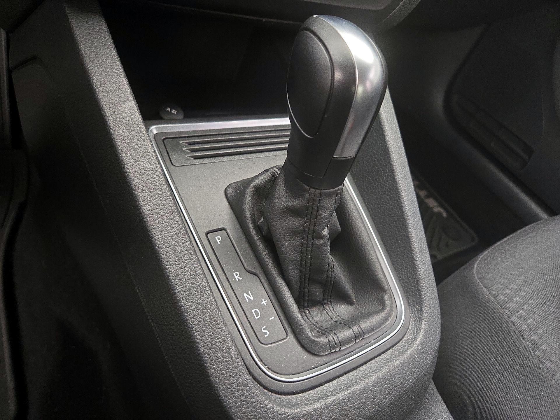 Thumbnail: 2016 Volkswagen Jetta - 17