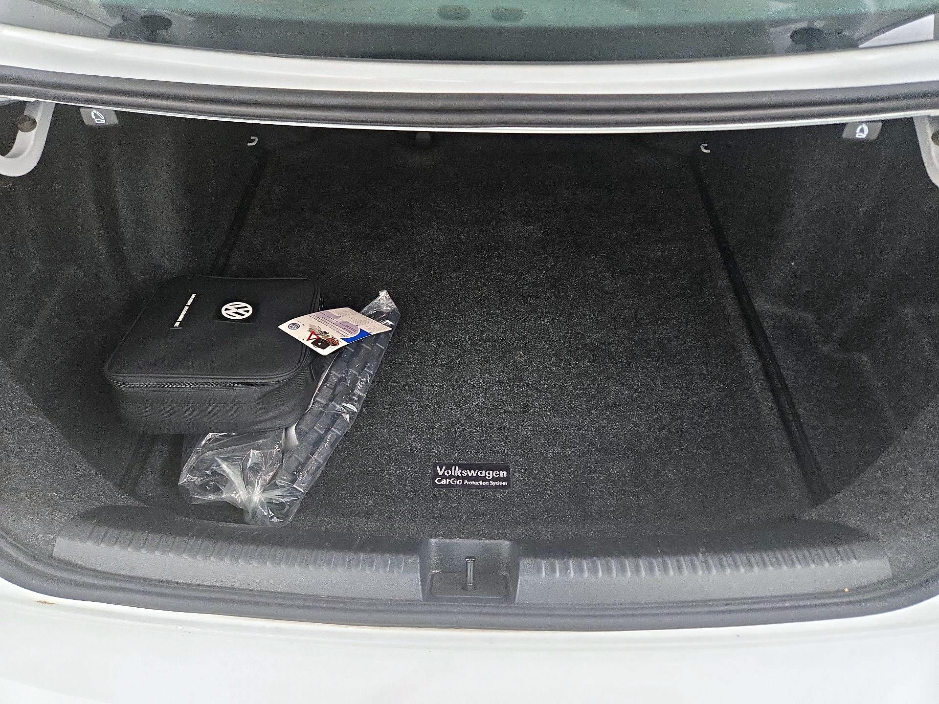 Thumbnail: 2016 Volkswagen Jetta - 20