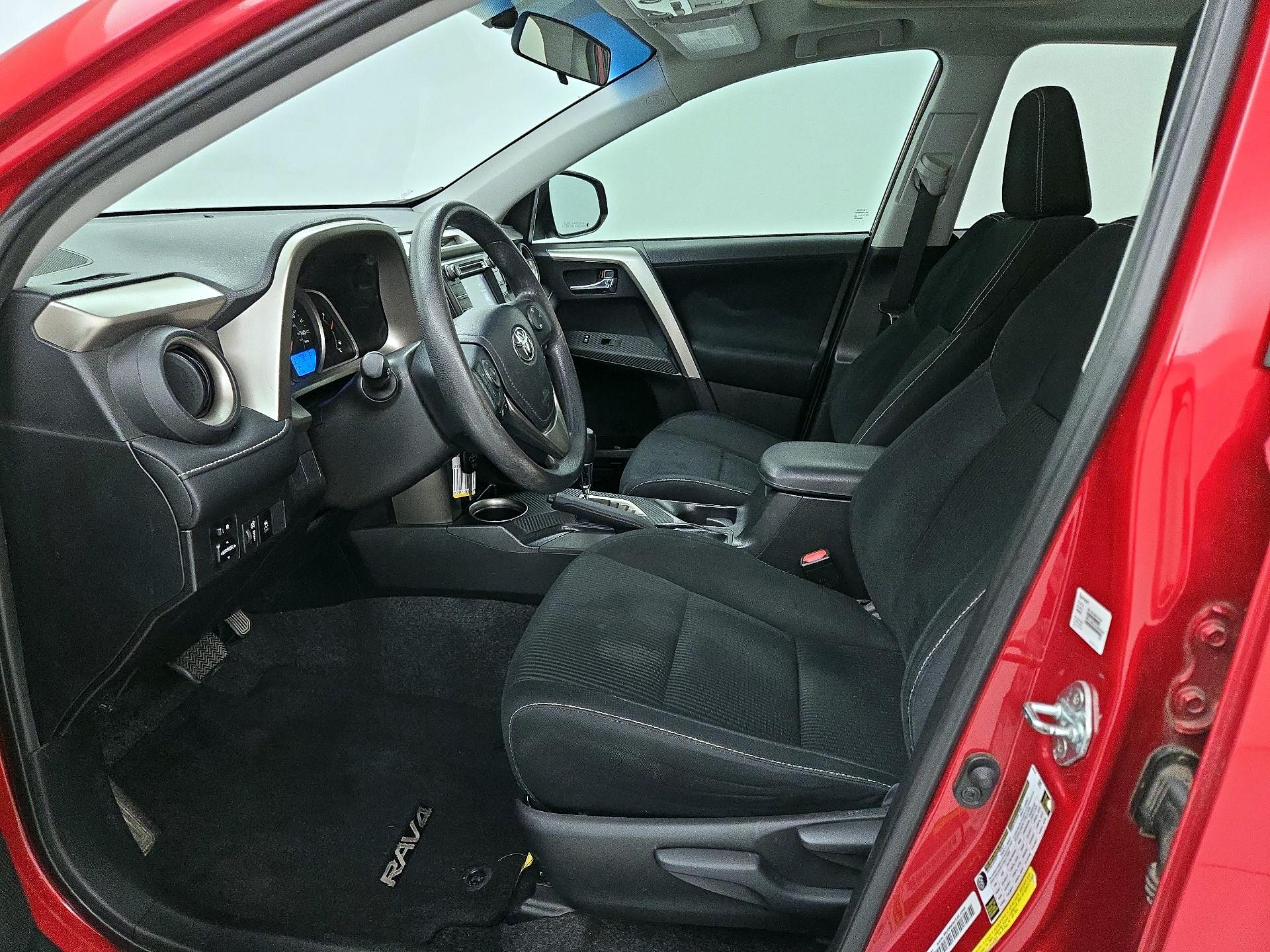 Thumbnail: 2015 Toyota RAV4 - 11