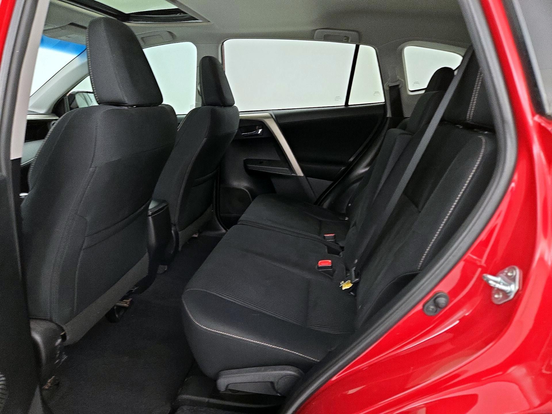 Thumbnail: 2015 Toyota RAV4 - 20