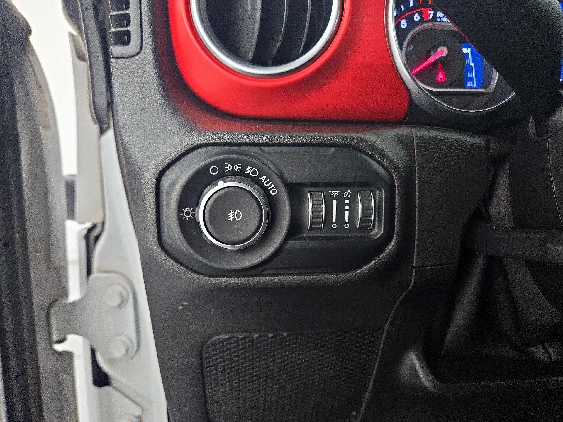 Thumbnail: 2019 Jeep Wrangler - 13