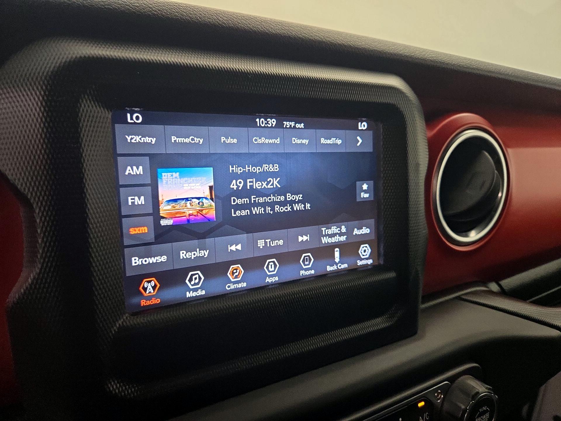 Thumbnail: 2019 Jeep Wrangler - 15