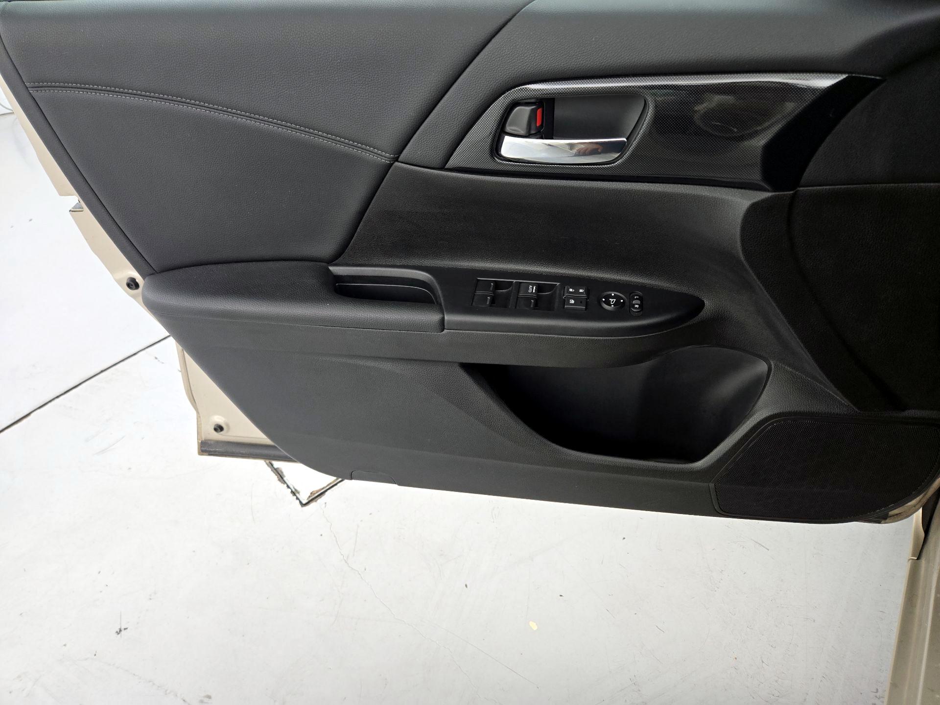 Thumbnail: 2014 Honda Accord - 12