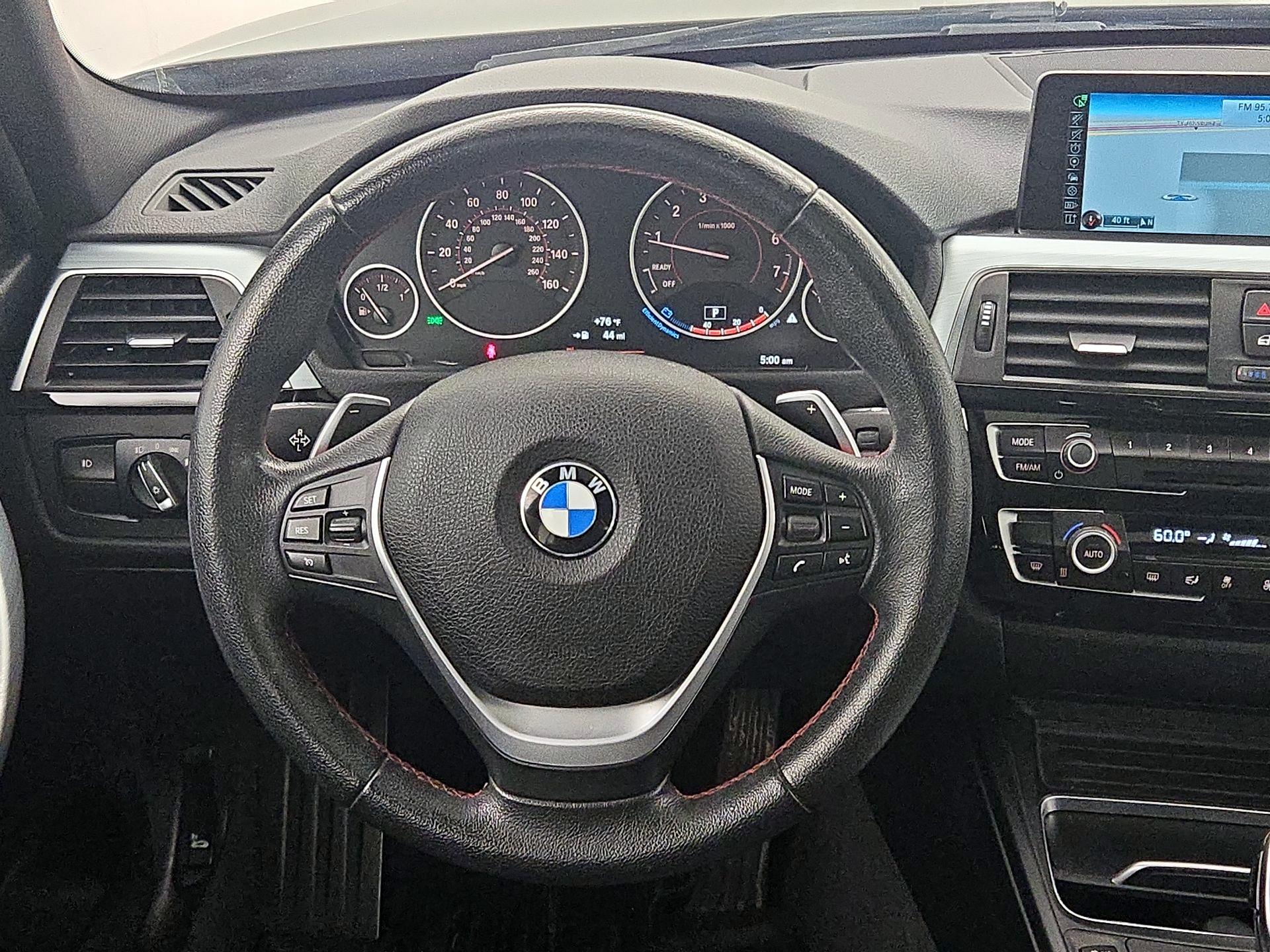 Thumbnail: 2016 BMW 3 Series - 10