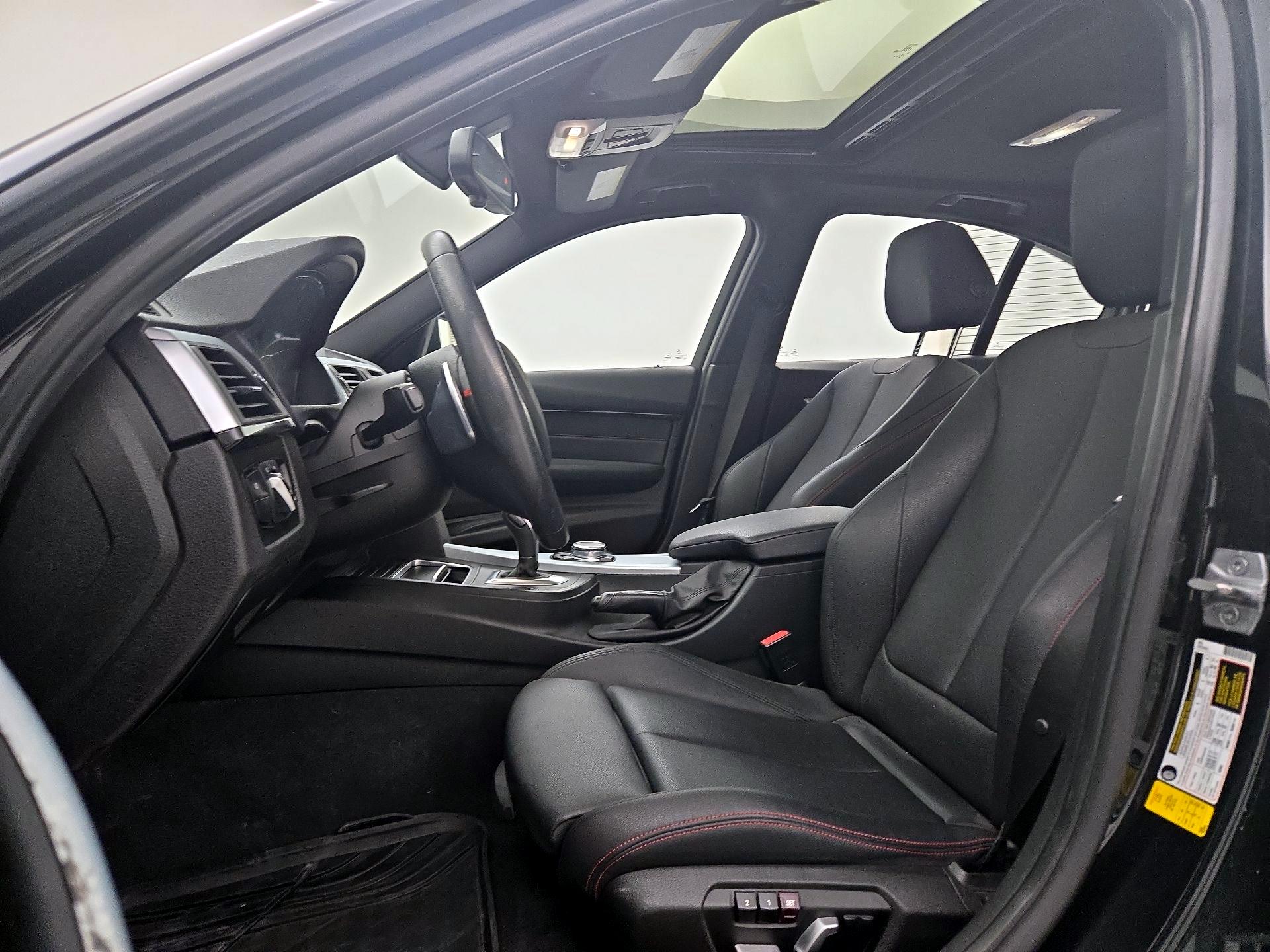 Thumbnail: 2016 BMW 3 Series - 11