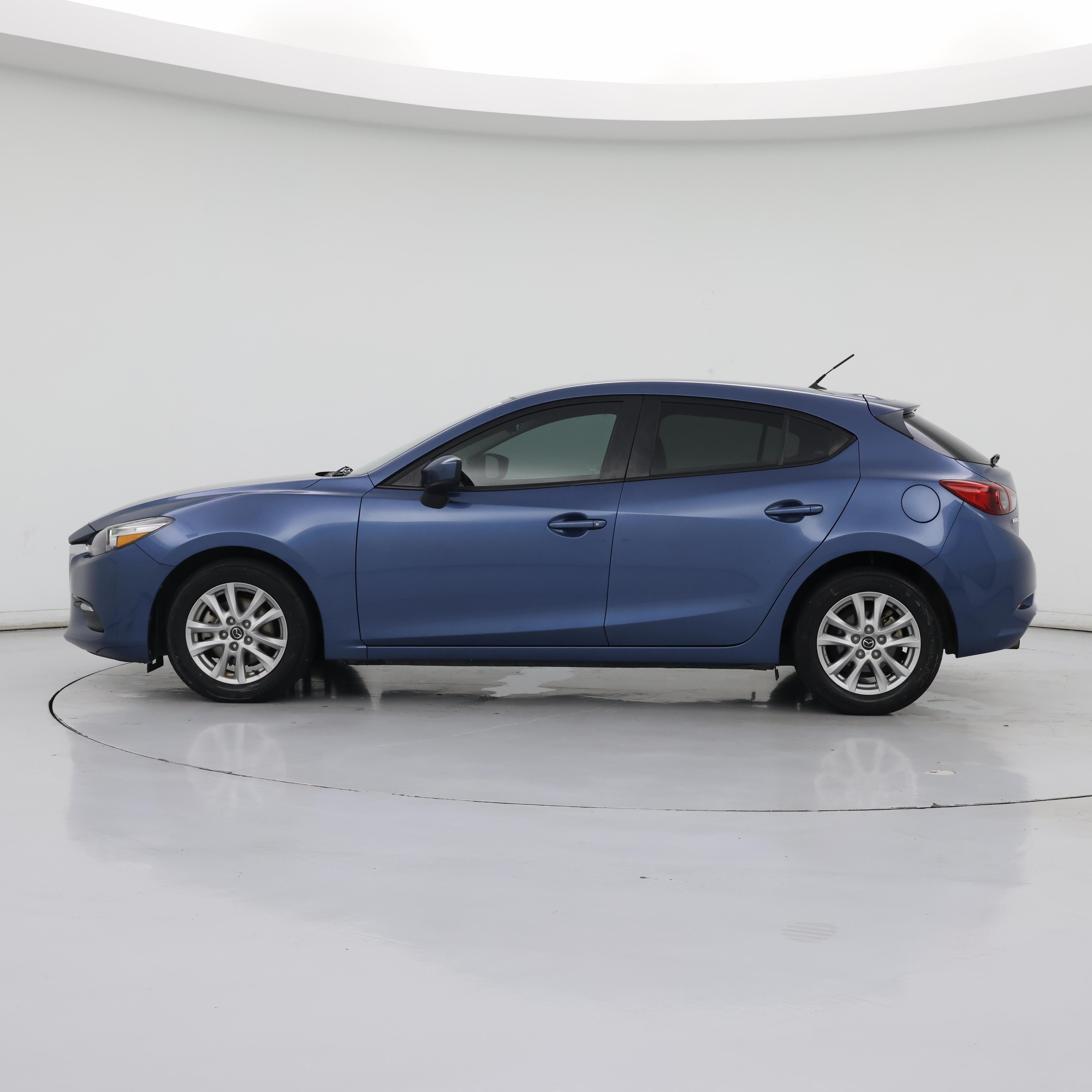 Thumbnail: 2018 Mazda Mazda3 - 3