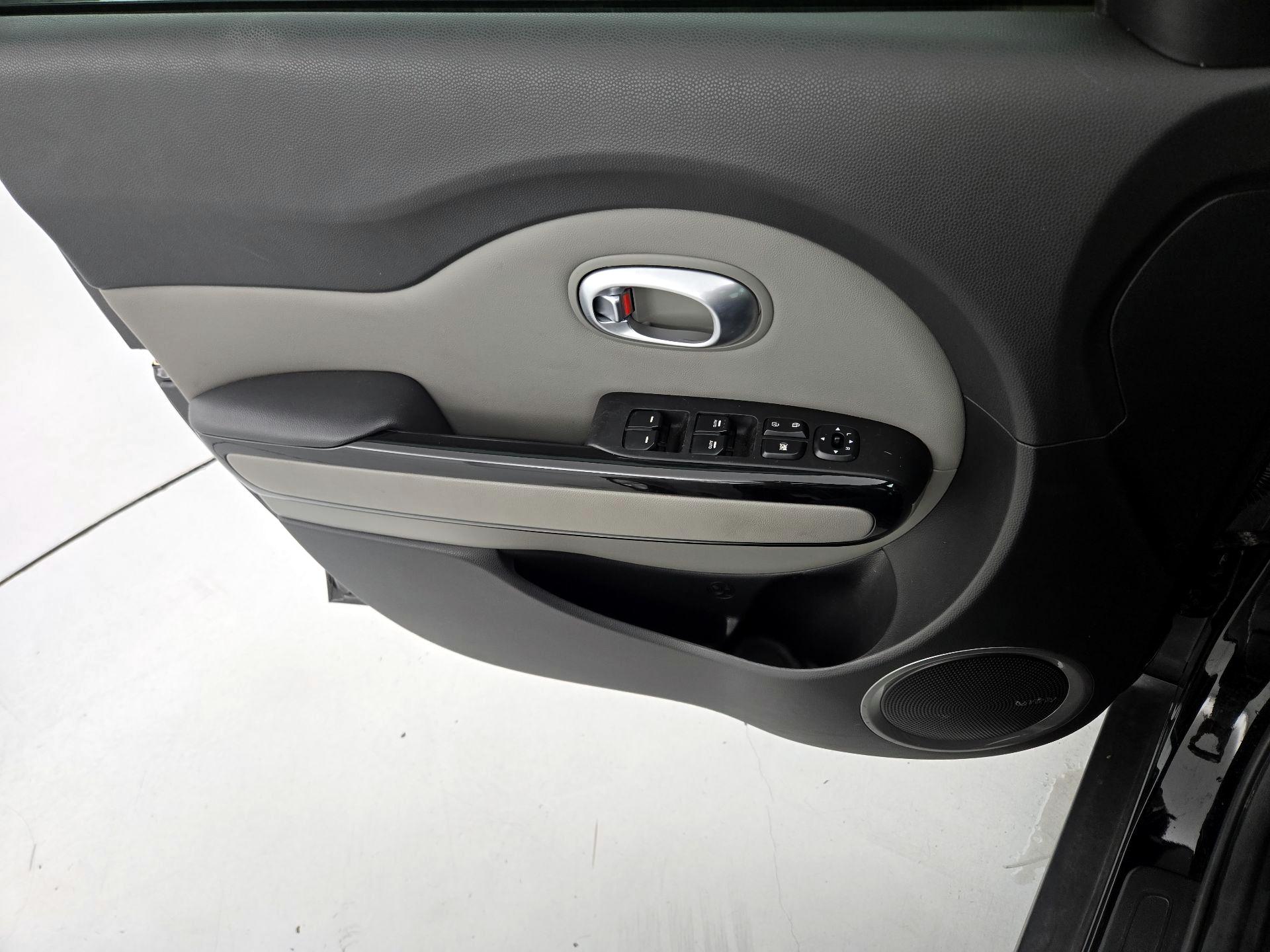 Thumbnail: 2016 Kia Soul - 12