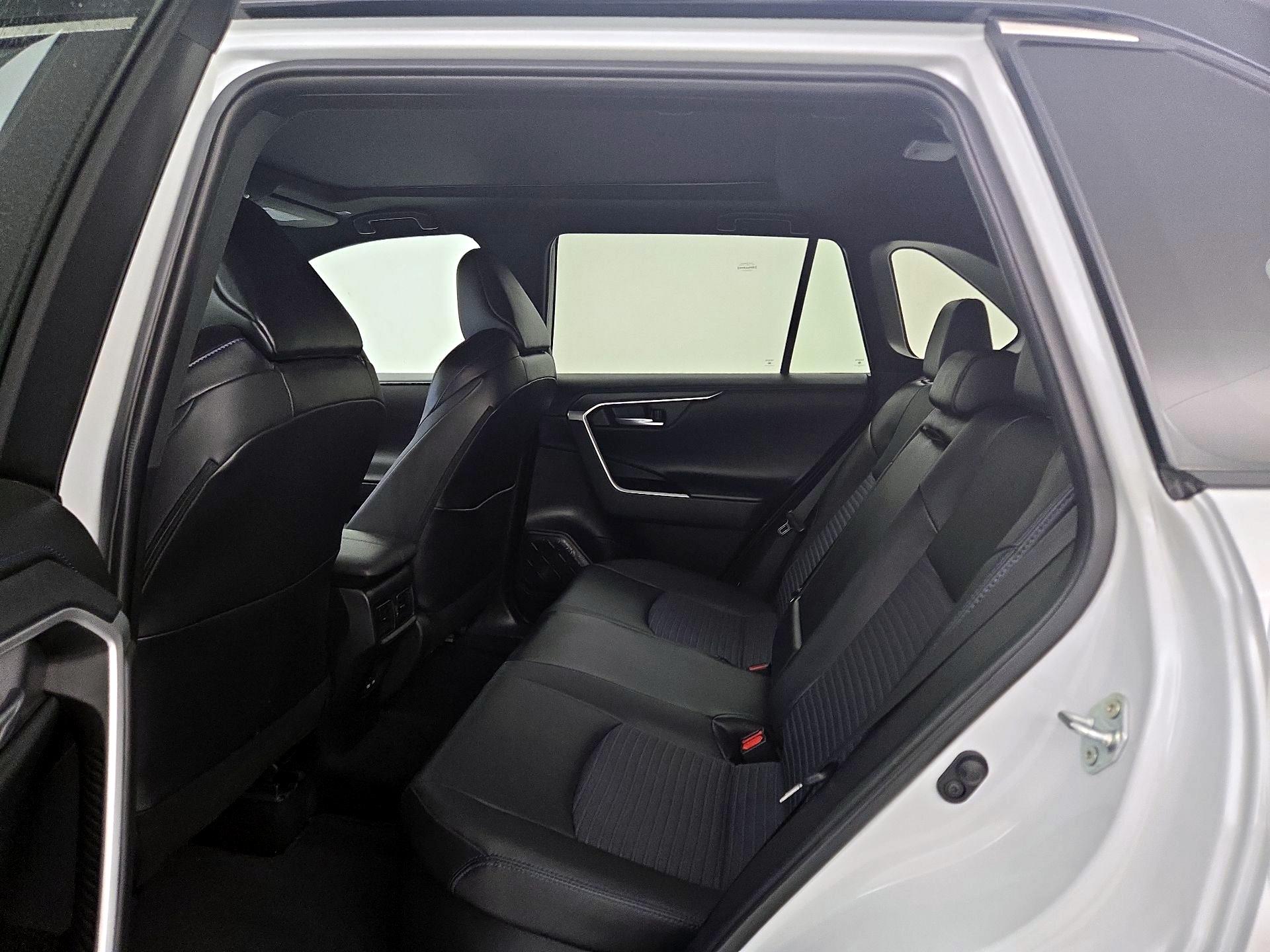 Thumbnail: 2023 Toyota RAV4 - 20